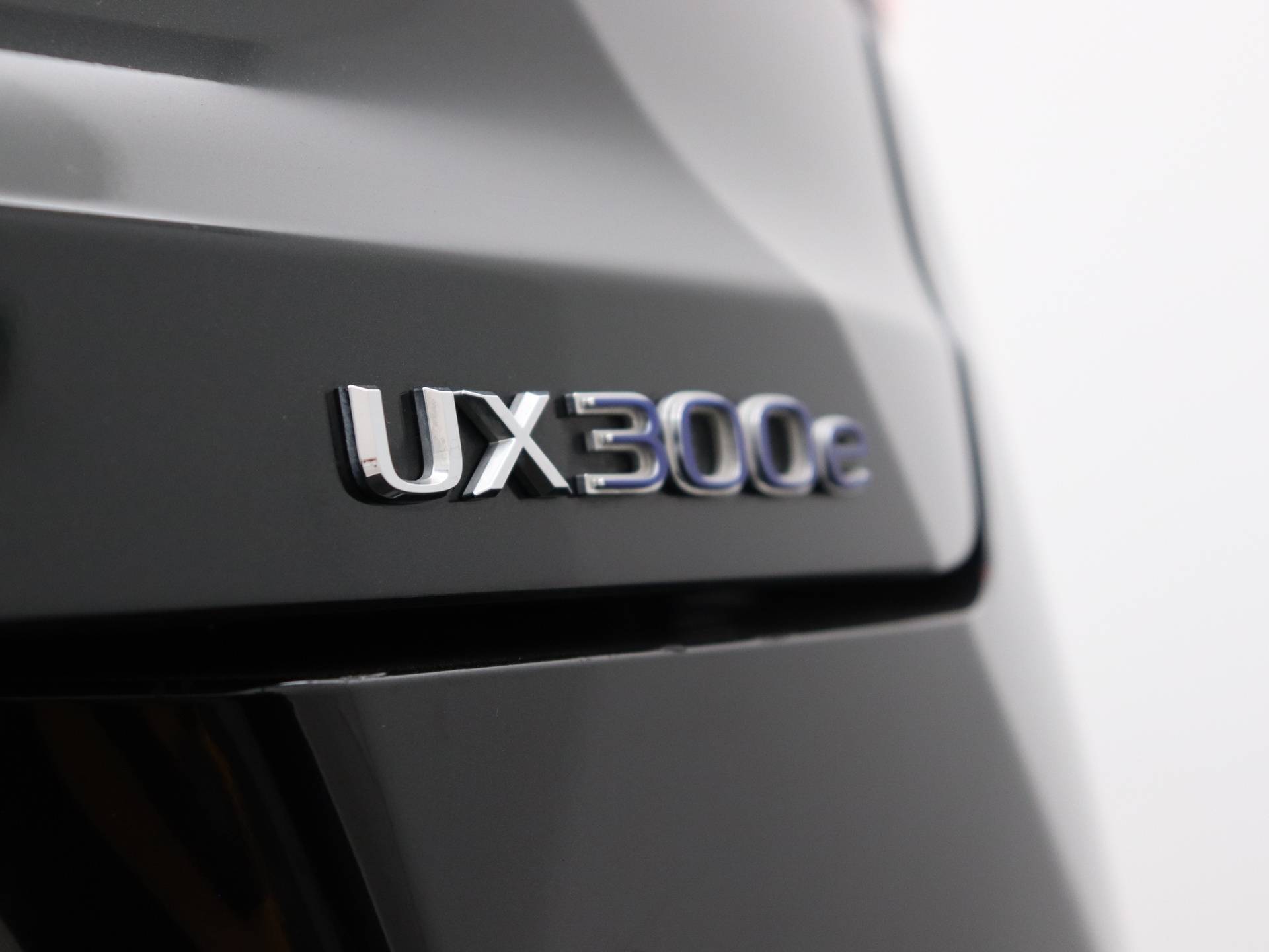 Lexus UX 300e Luxury | Lederen Bekleding |Stoelverwarming & -Koeling | Apple Carplay & Android Auto | - 49/52