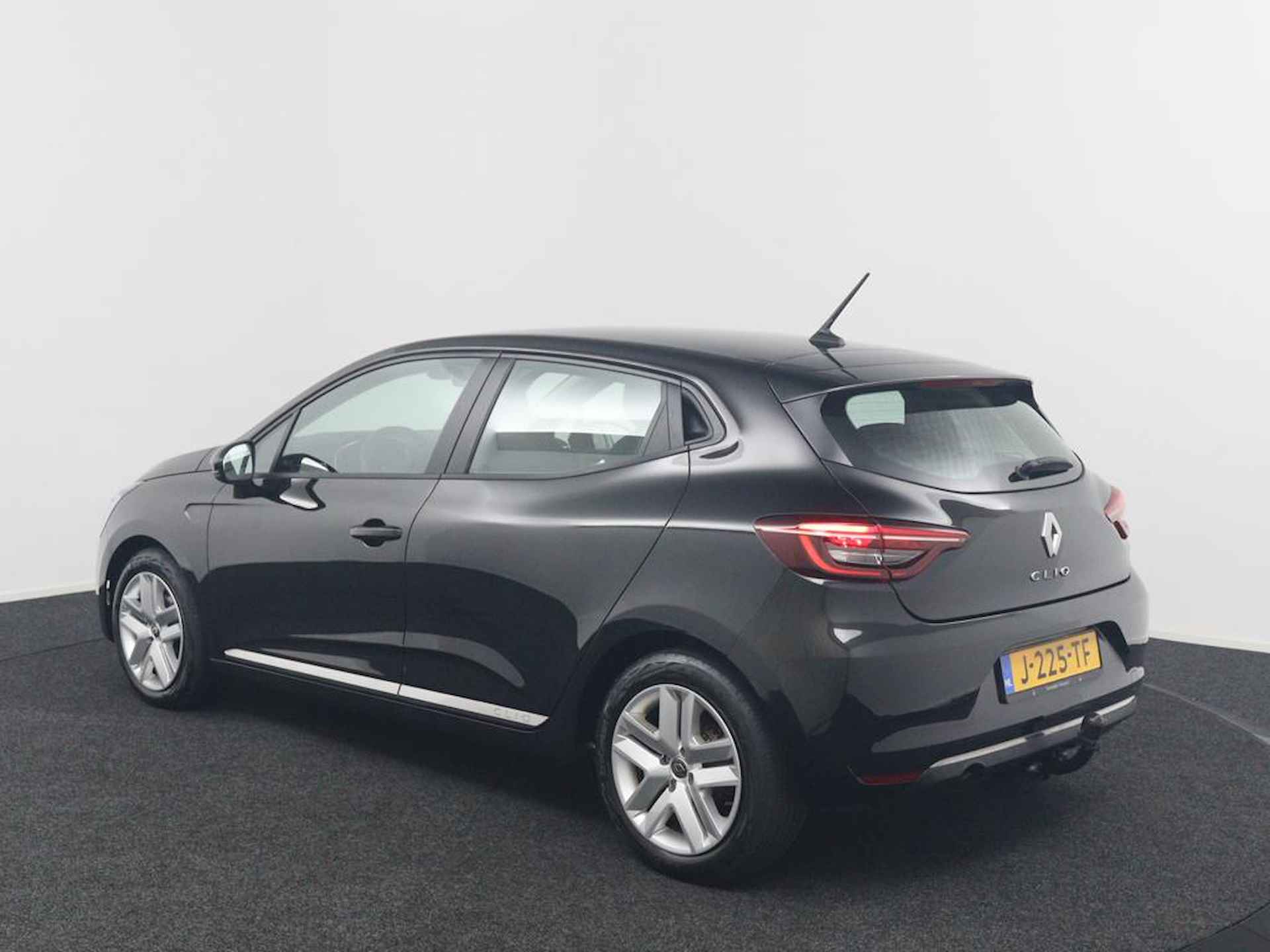 Renault Clio 1.0 TCe Bi-Fuel Zen | Trekhaak | Navigatie | Airco | Cruise Control | Eerste Eigenaars Auto | 100% Dealer Onderhouden | Origineel Nederlands | LED Koplampen | Parkeersensoren | Metallic Lak | - 3/45