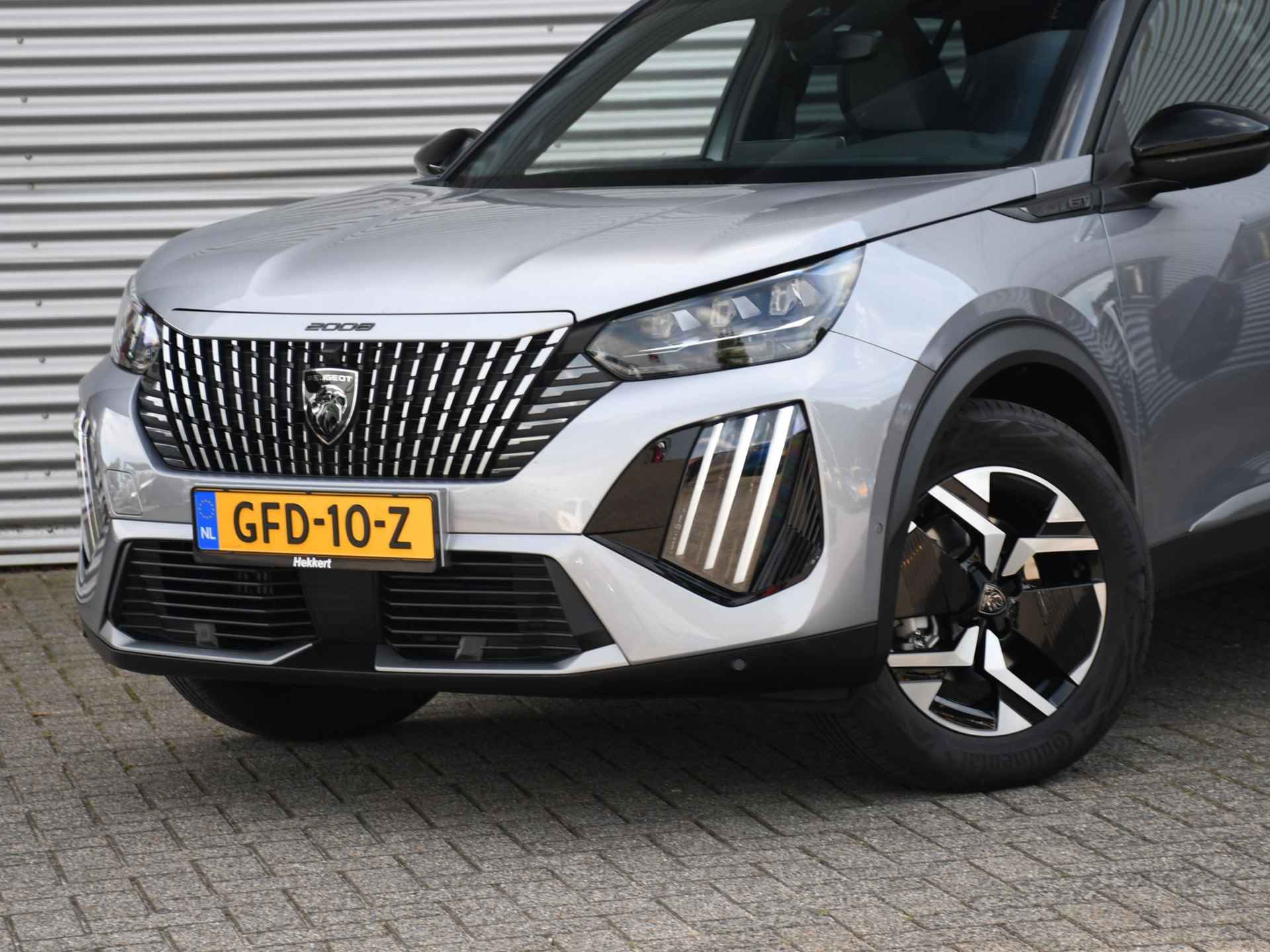 Peugeot 2008 GT 1.2 Hybrid 136pk Automaat PDC + 360º CAM. | ADAPT. CRUISE | 17''LM | DAB | DODE HOEK | KEYLESS - 2/33