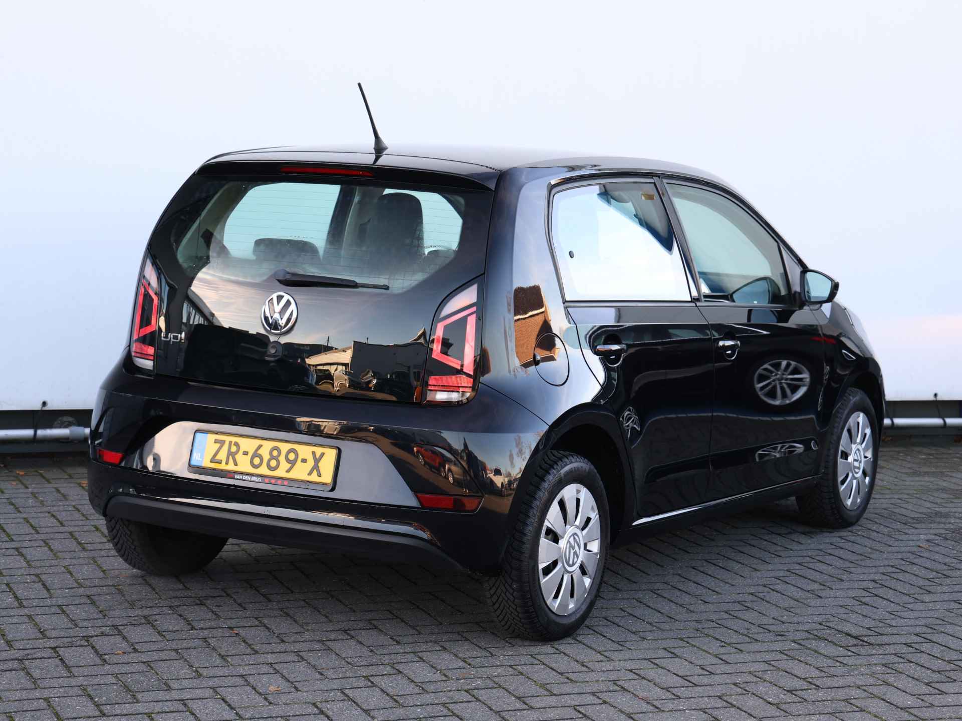 Volkswagen up! 1.0 BMT move up! 60pk | Airco | Dab - 5/32