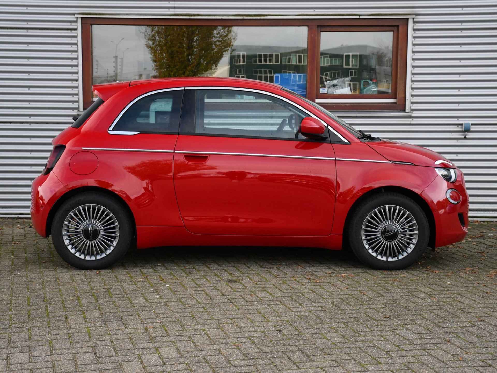 Fiat 500 Urban 42 kWh 118pk Automaat PDC + CAM. | DODE HOEK | CRUISE.C | STOELVERW. VOOR | APPLE-CARPLAY - 3/29