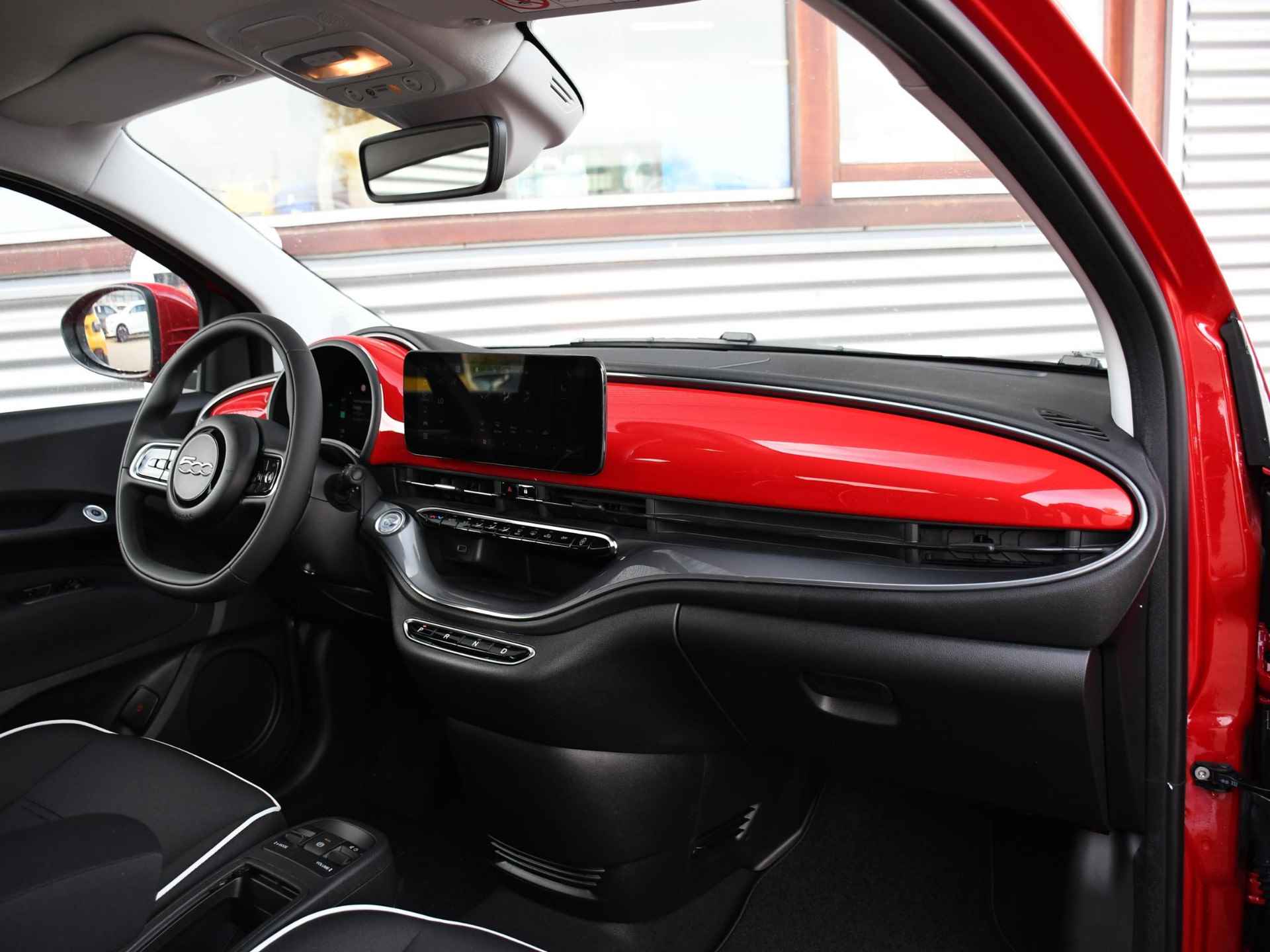 Fiat 500 Urban 42 kWh 118pk Automaat PDC + CAM. | DODE HOEK | CRUISE.C | STOELVERW. VOOR | APPLE-CARPLAY - 7/29