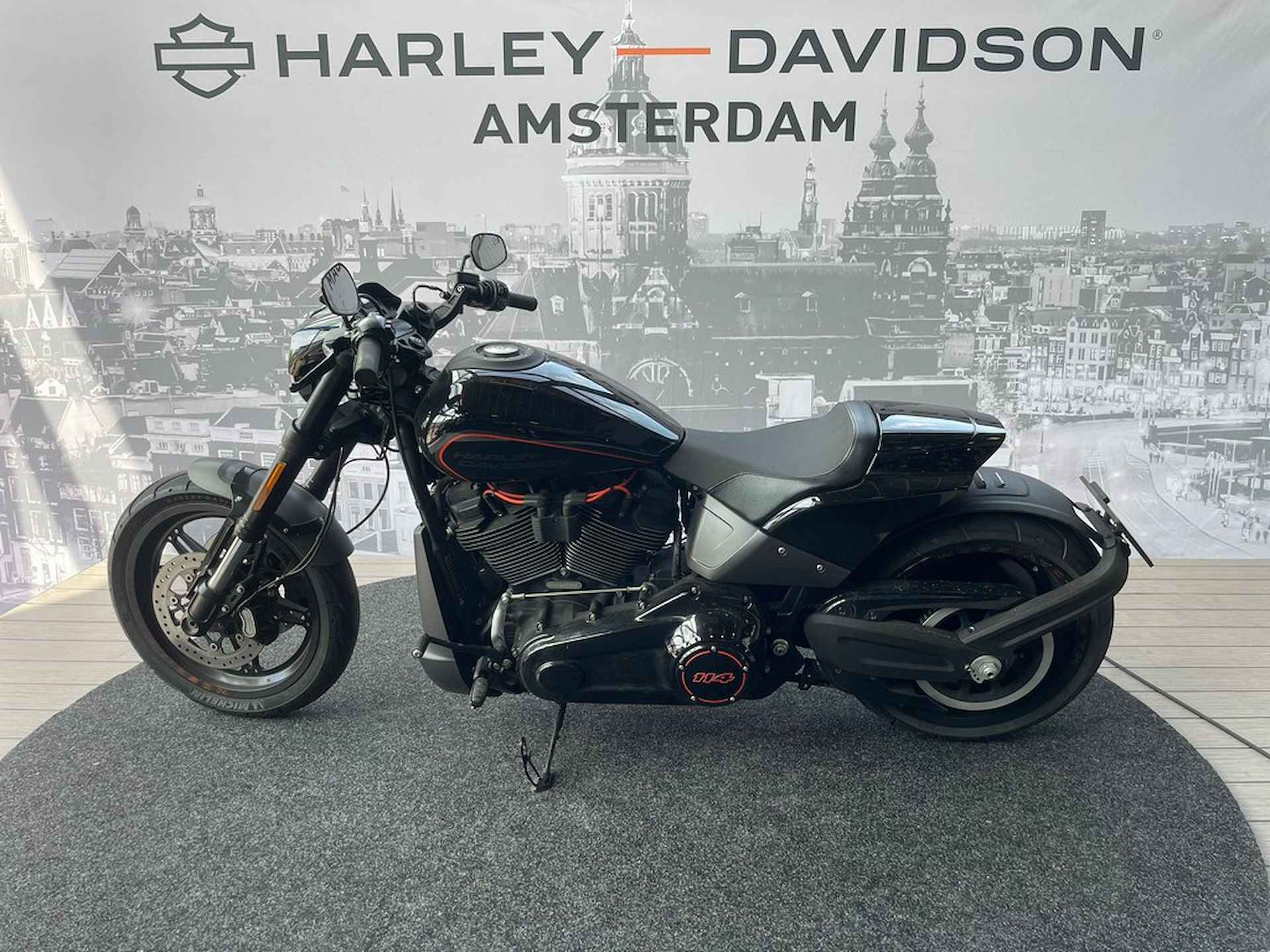 Harley-Davidson SOFTAIL FXDR 114 - 4/8