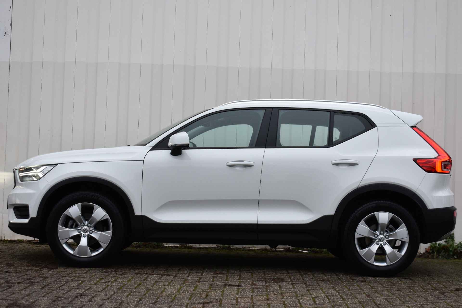 Volvo XC40 1.5 T3 Momentum | Handgeschakeld | Achteruitrij camera | Dealer onderhouden | - 3/27