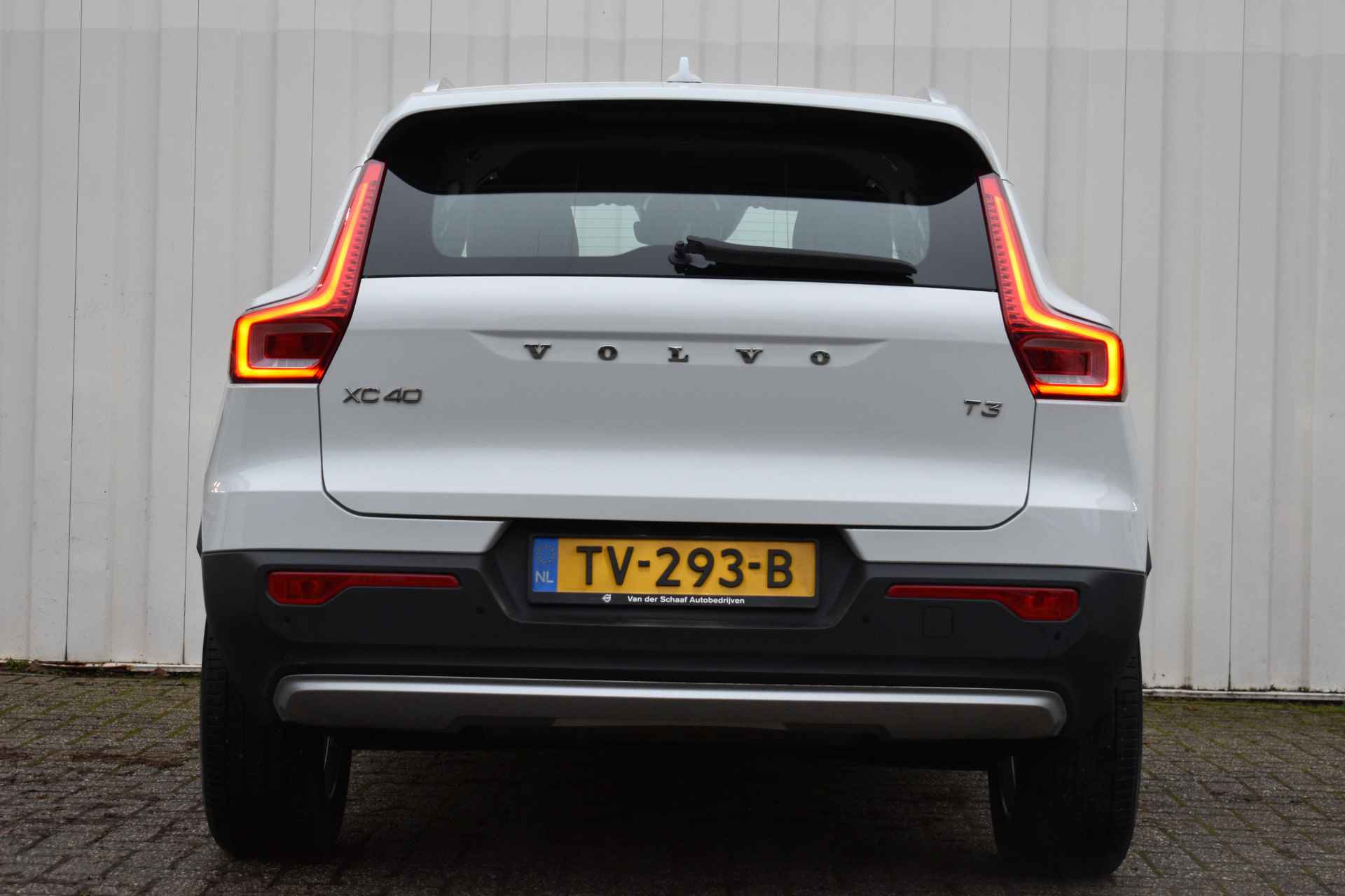 Volvo XC40 1.5 T3 Momentum | Handgeschakeld | Achteruitrij camera | Dealer onderhouden | - 21/27