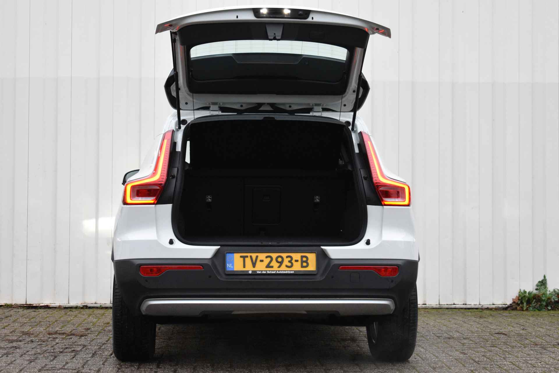 Volvo XC40 1.5 T3 Momentum | Handgeschakeld | Achteruitrij camera | Dealer onderhouden | - 22/27