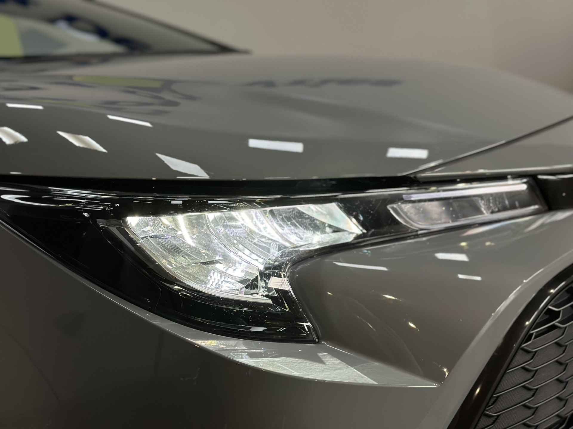 Toyota Corolla Touring Sports 1.8 Hybrid Active LED | Camera | Adaptive cruise | Navigatie | Apple Carplay Android Auto | Isofix | NAP | - 8/36
