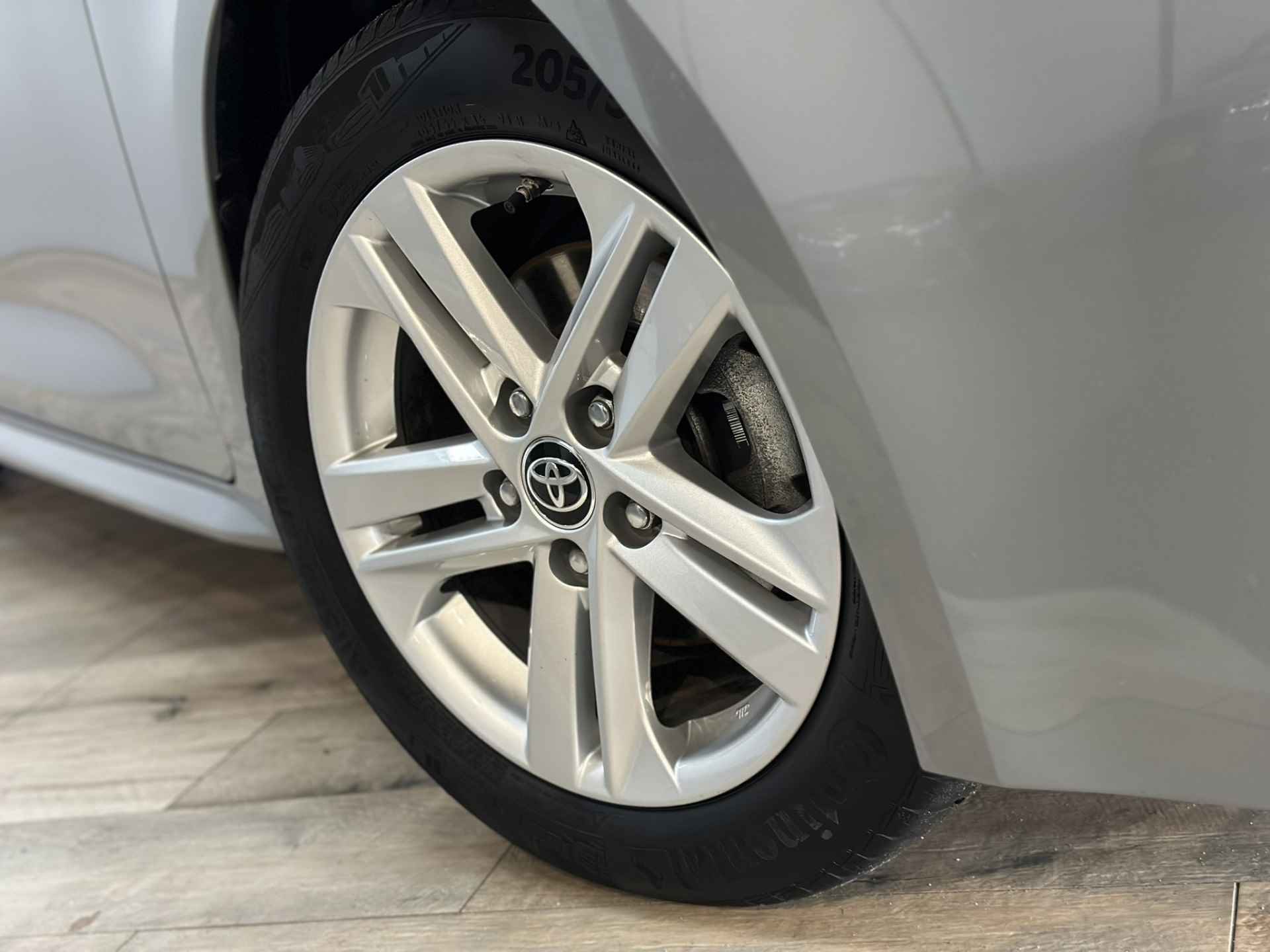 Toyota Corolla Touring Sports 1.8 Hybrid Active LED | Camera | Adaptive cruise | Navigatie | Apple Carplay Android Auto | Isofix | NAP | - 9/36