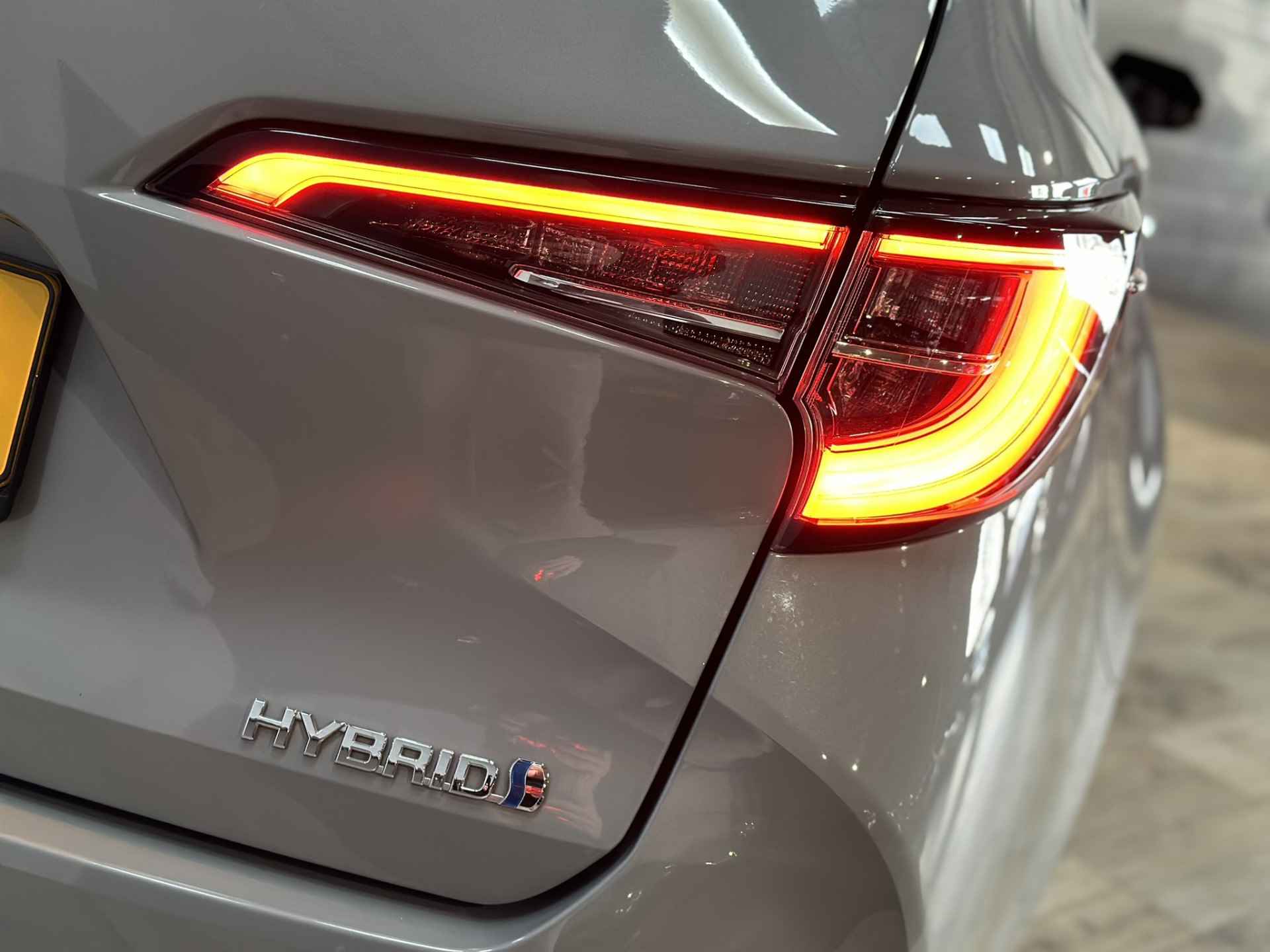 Toyota Corolla Touring Sports 1.8 Hybrid Active LED | Camera | Adaptive cruise | Navigatie | Apple Carplay Android Auto | Isofix | NAP | - 11/36