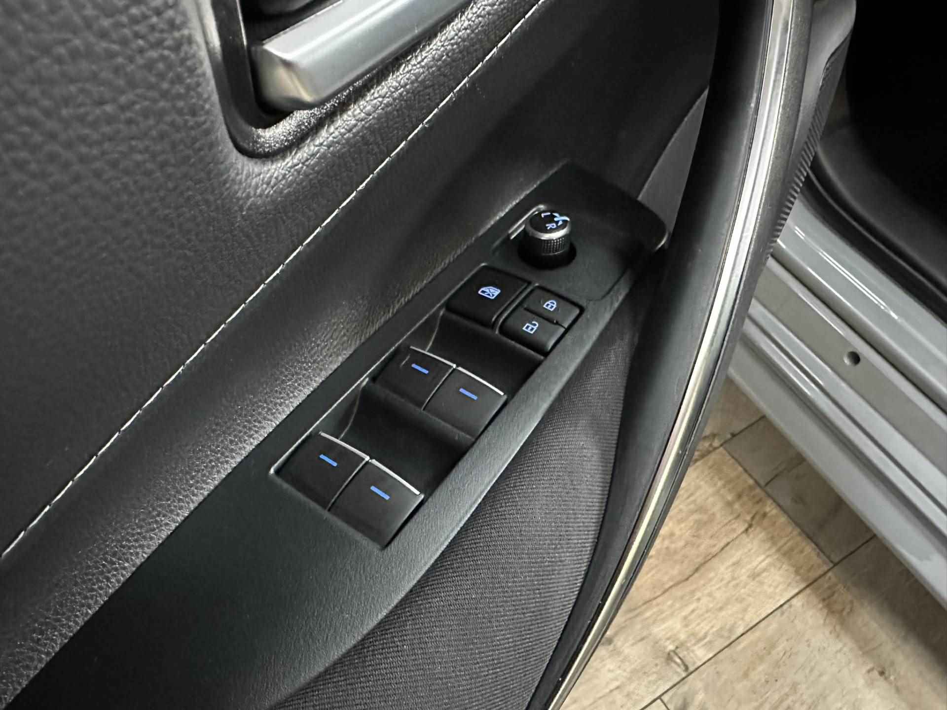 Toyota Corolla Touring Sports 1.8 Hybrid Active LED | Camera | Adaptive cruise | Navigatie | Apple Carplay Android Auto | Isofix | NAP | - 12/36
