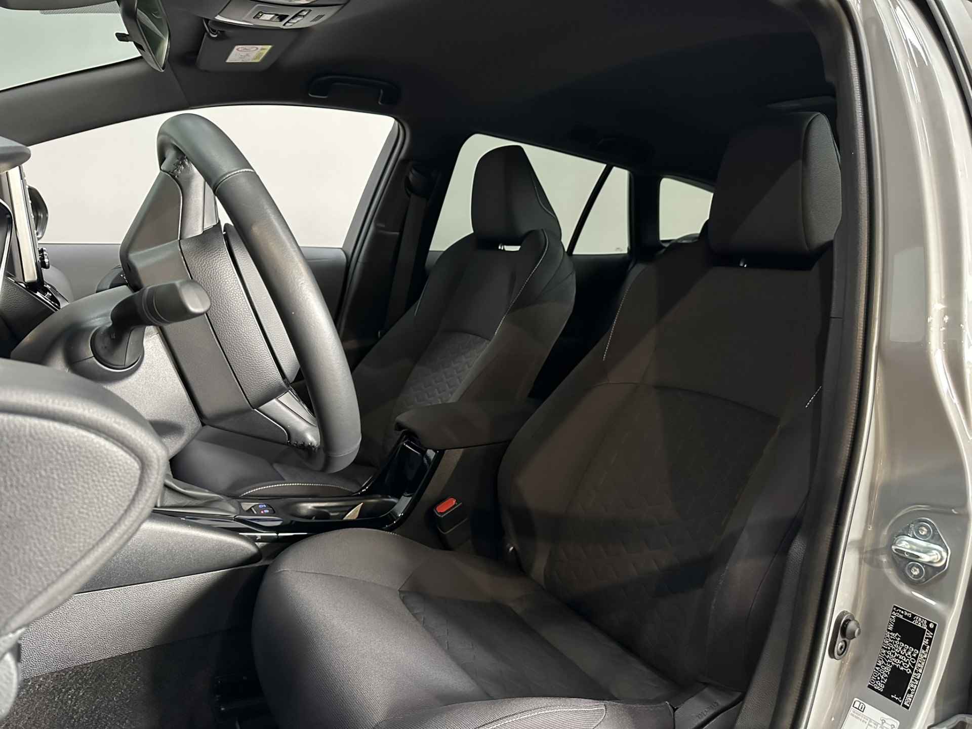 Toyota Corolla Touring Sports 1.8 Hybrid Active LED | Camera | Adaptive cruise | Navigatie | Apple Carplay Android Auto | Isofix | NAP | - 13/36