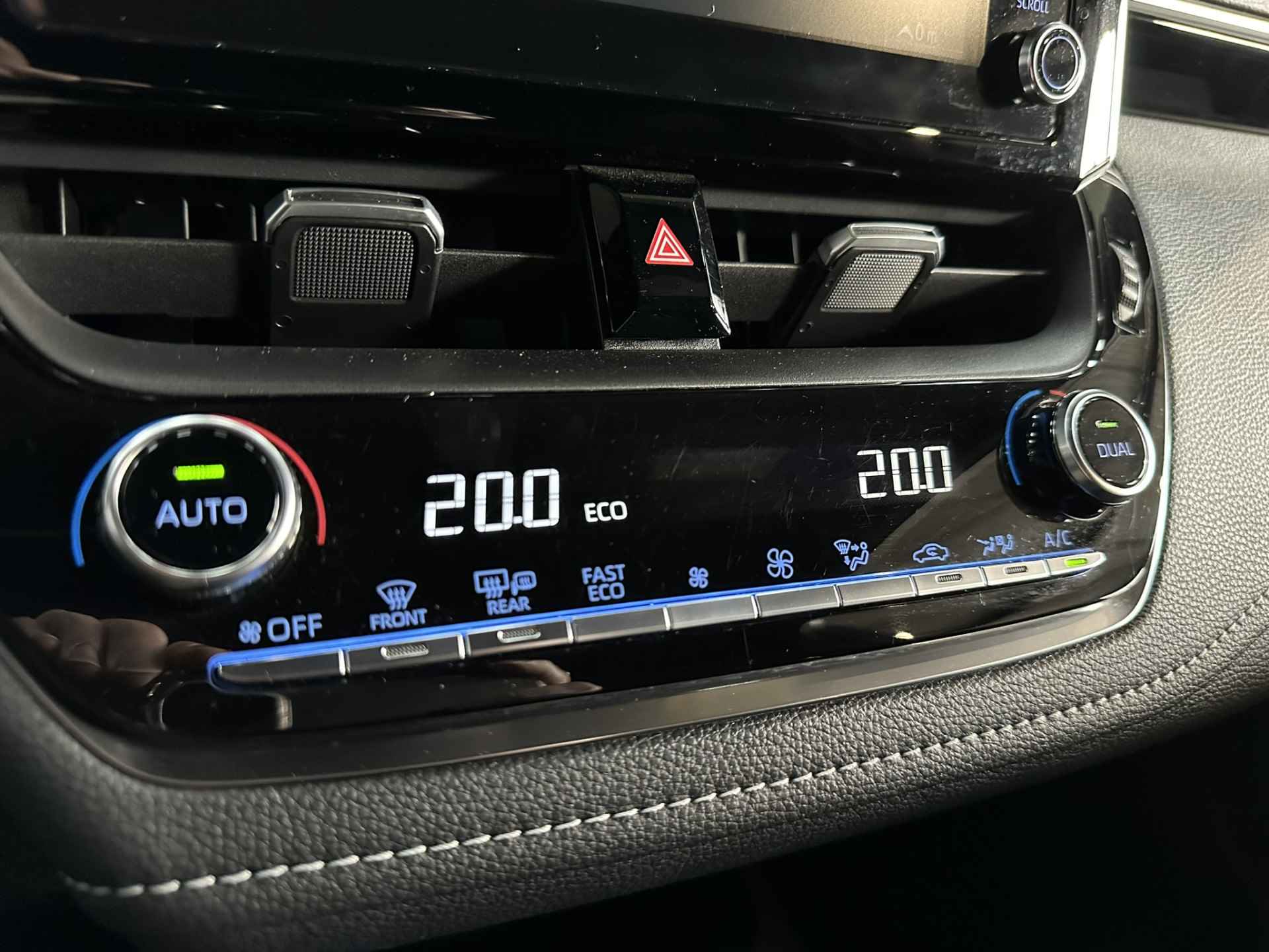 Toyota Corolla Touring Sports 1.8 Hybrid Active LED | Camera | Adaptive cruise | Navigatie | Apple Carplay Android Auto | Isofix | NAP | - 22/36