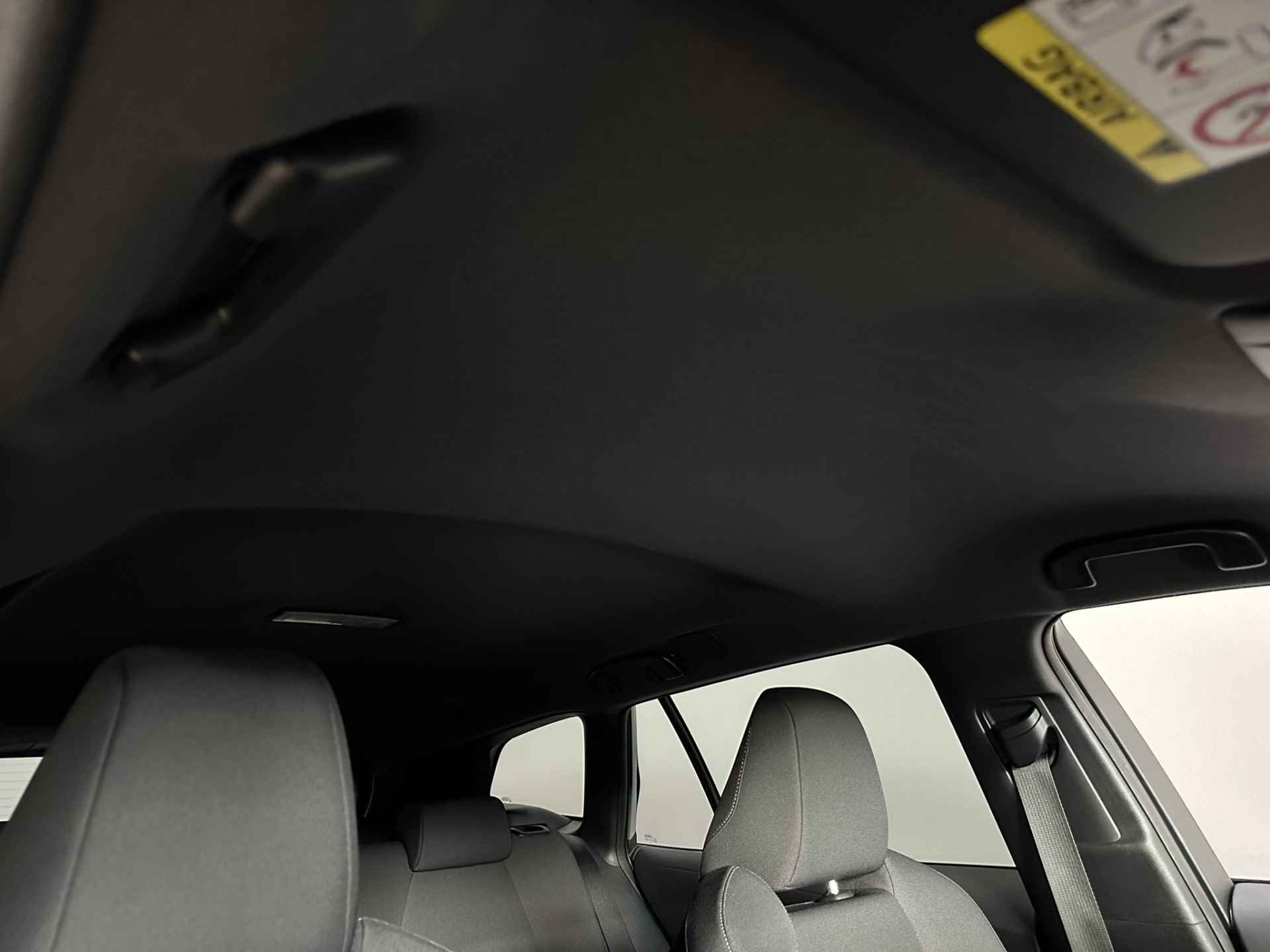Toyota Corolla Touring Sports 1.8 Hybrid Active LED | Camera | Adaptive cruise | Navigatie | Apple Carplay Android Auto | Isofix | NAP | - 25/36