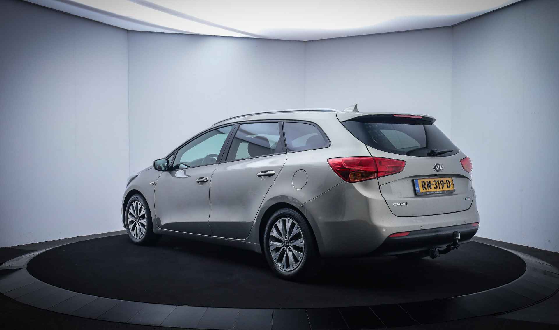 Kia cee'd Sportswagon 1.0T-GDi Navigator Plus Comfort CAMERA/CARPLAY/CLIMA/NAVI/CRUISE/BLUETOOTH/PDC/TREKHAAK/LMV - 8/23