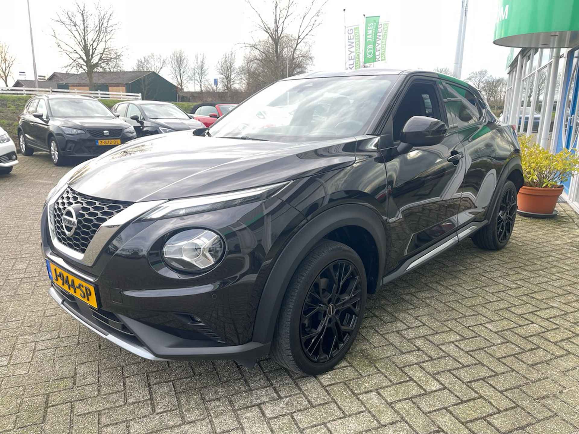 Nissan Juke 1.0 DIG-T N-Connecta, Aut, Nav, Camera, Carplay - 2/31