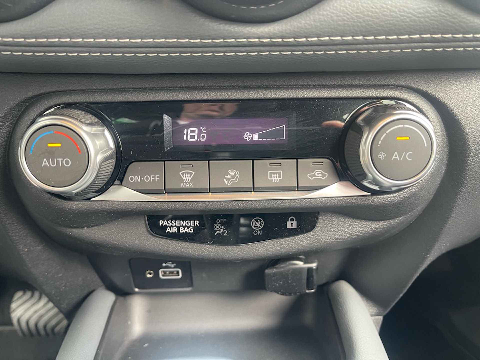 Nissan Juke 1.0 DIG-T N-Connecta, Aut, Nav, Camera, Carplay - 26/31