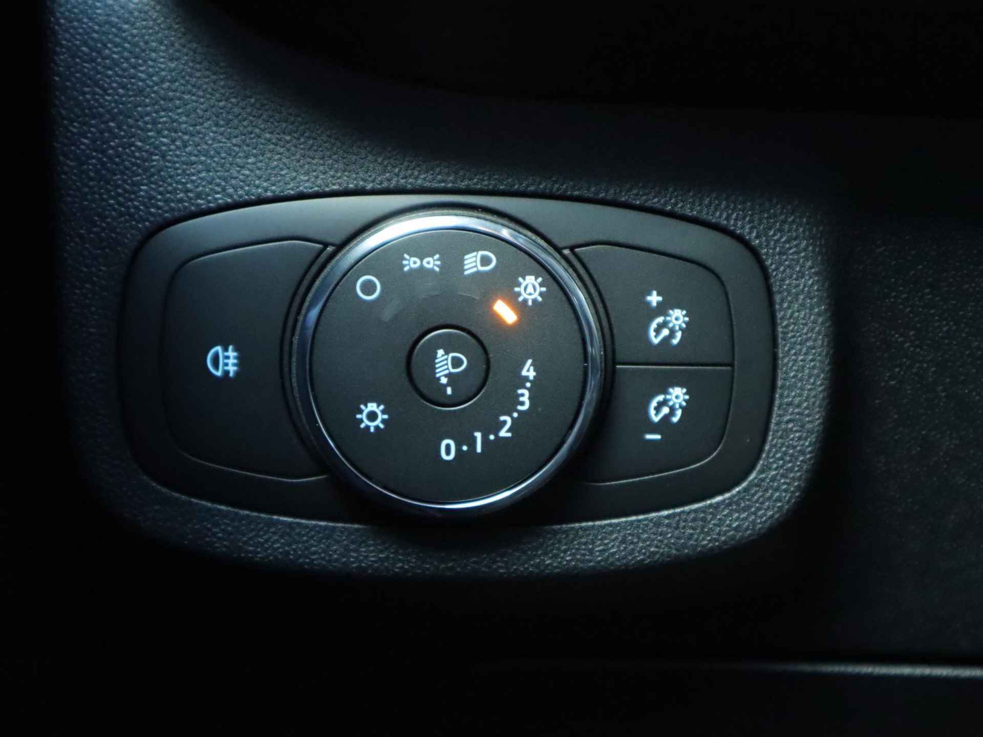 Ford Fiesta 1.0 EcoBoost Hybrid Titanium 125pk | DEMO | Navigatie via Apple Carplay & Android auto | Cruise control | Led koplampen | Led dag rijverlichting - 8/39