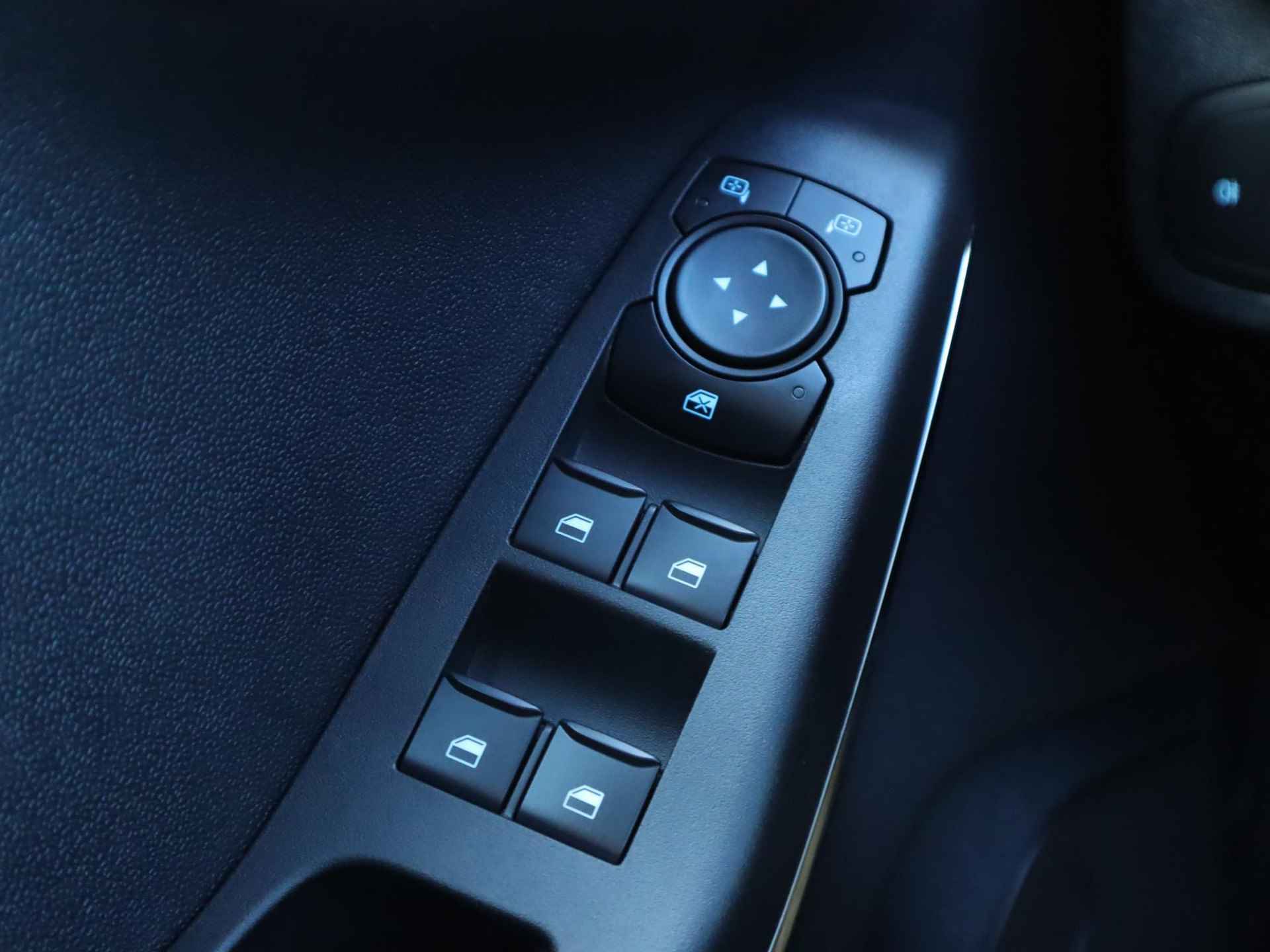 Ford Fiesta 1.0 EcoBoost Hybrid Titanium 125pk | DEMO | Navigatie via Apple Carplay & Android auto | Cruise control | Led koplampen | Led dag rijverlichting - 10/39