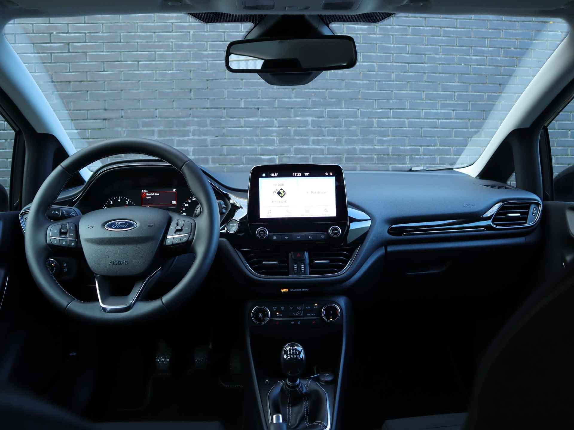Ford Fiesta 1.0 EcoBoost Hybrid Titanium 125pk | DEMO | Navigatie via Apple Carplay & Android auto | Cruise control | Led koplampen | Led dag rijverlichting - 13/39