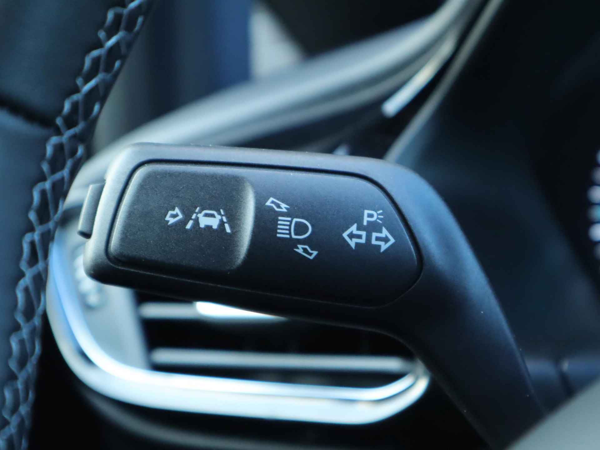 Ford Fiesta 1.0 EcoBoost Hybrid Titanium 125pk | DEMO | Navigatie via Apple Carplay & Android auto | Cruise control | Led koplampen | Led dag rijverlichting - 18/39