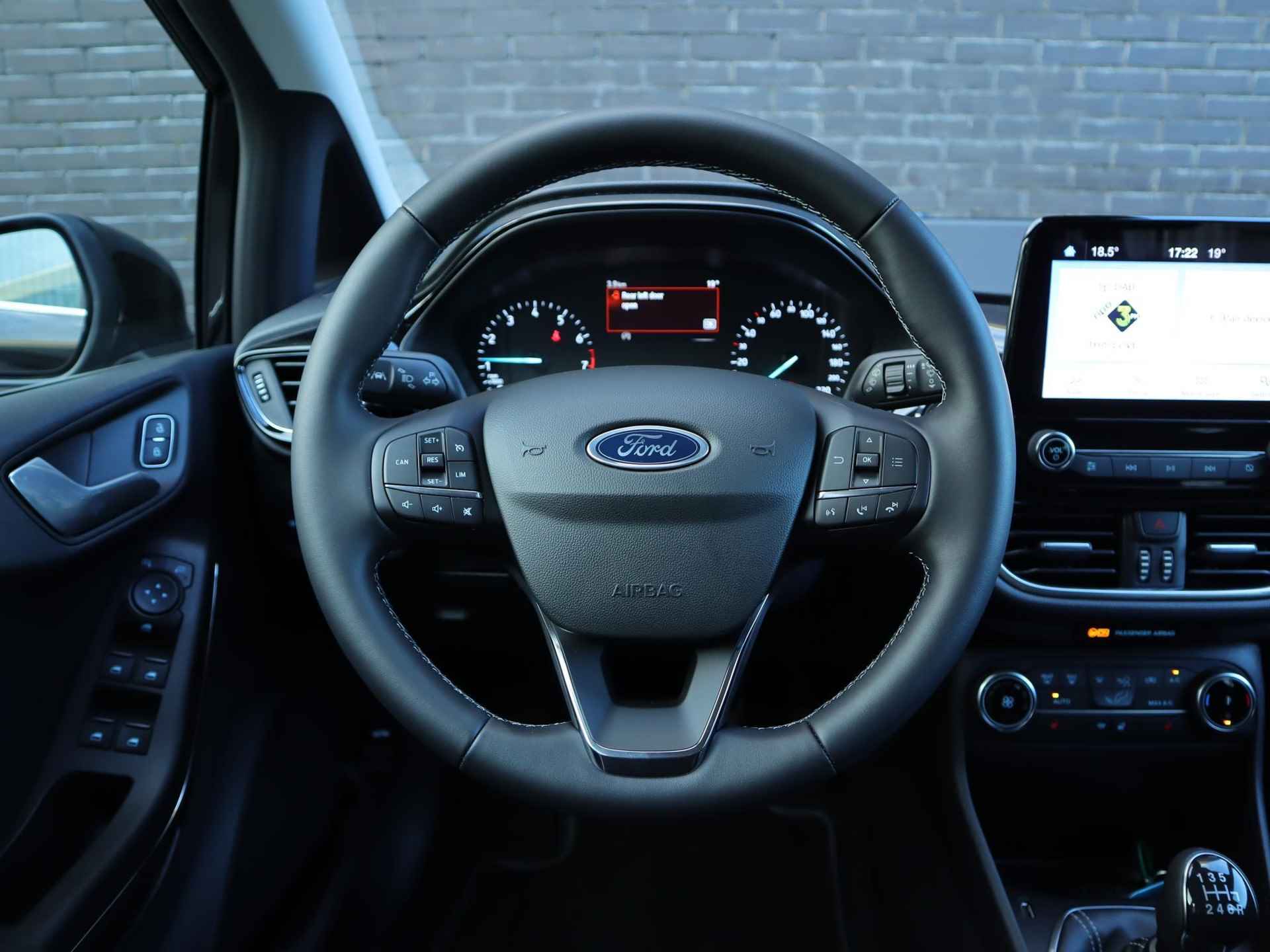 Ford Fiesta 1.0 EcoBoost Hybrid Titanium 125pk | DEMO | Navigatie via Apple Carplay & Android auto | Cruise control | Led koplampen | Led dag rijverlichting - 25/39