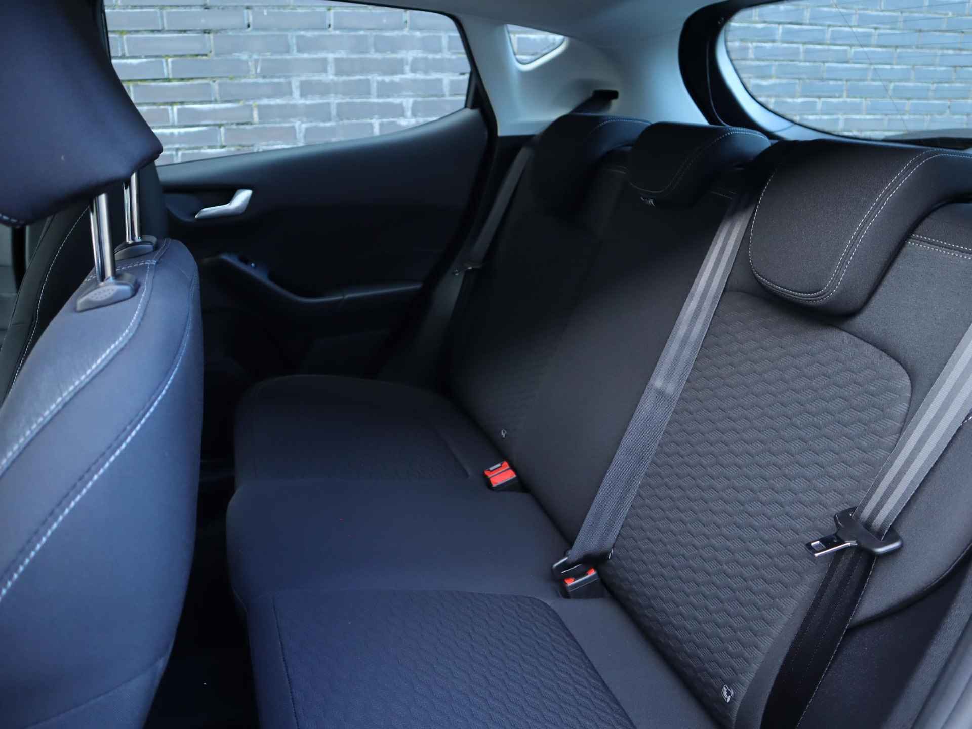 Ford Fiesta 1.0 EcoBoost Hybrid Titanium 125pk | DEMO | Navigatie via Apple Carplay & Android auto | Cruise control | Led koplampen | Led dag rijverlichting - 31/39