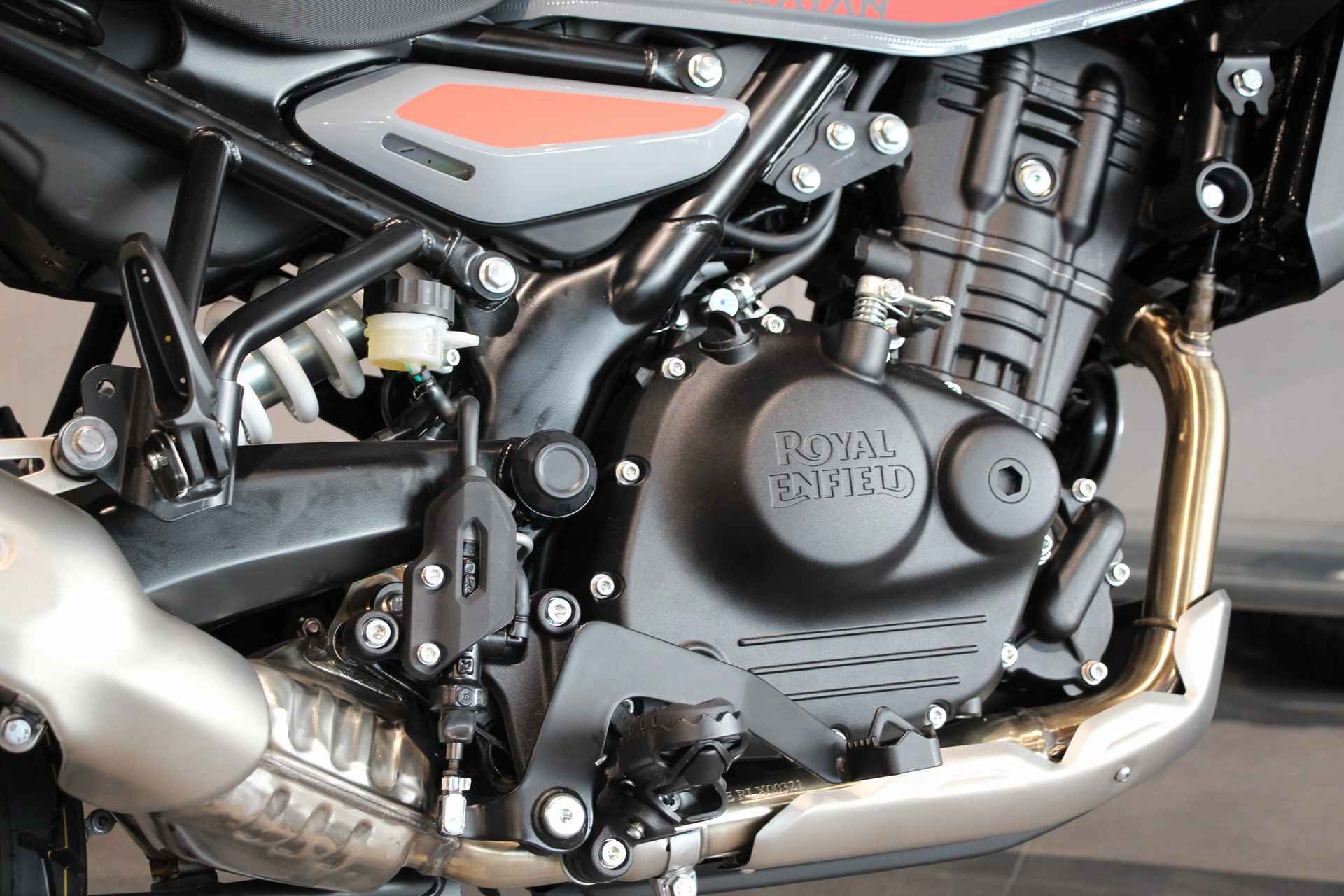 Royal-Enfield HIMALAYAN 452 - 9/12