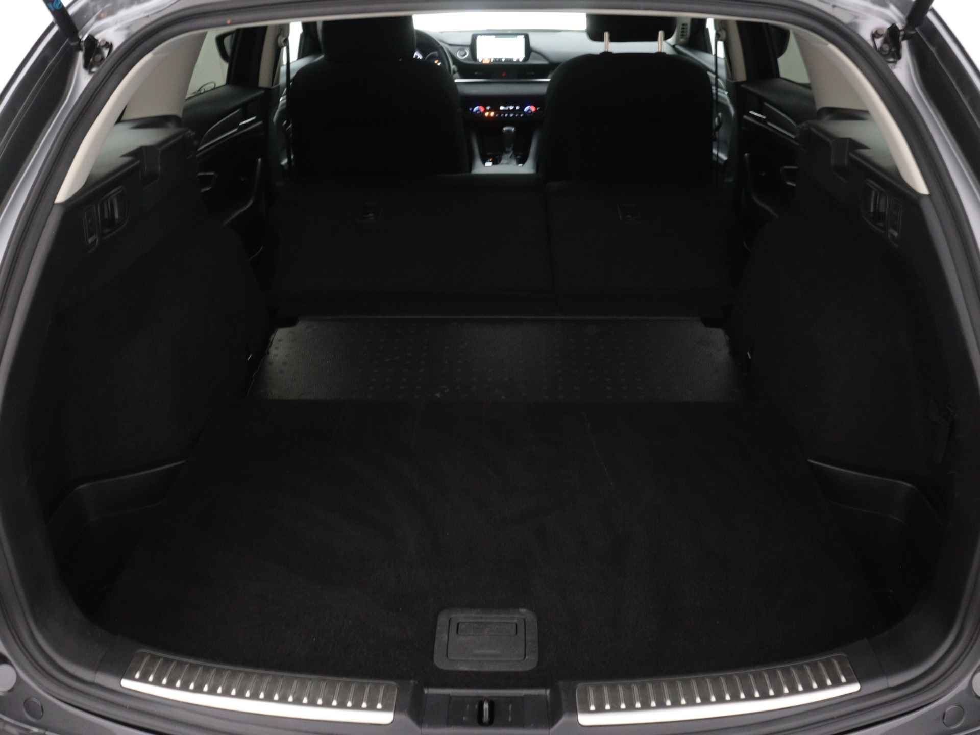 Mazda 6 Sportbreak 2.0 SkyActiv-G 165 Centre-Line | Voorstoelen verwarmd | - 39/44