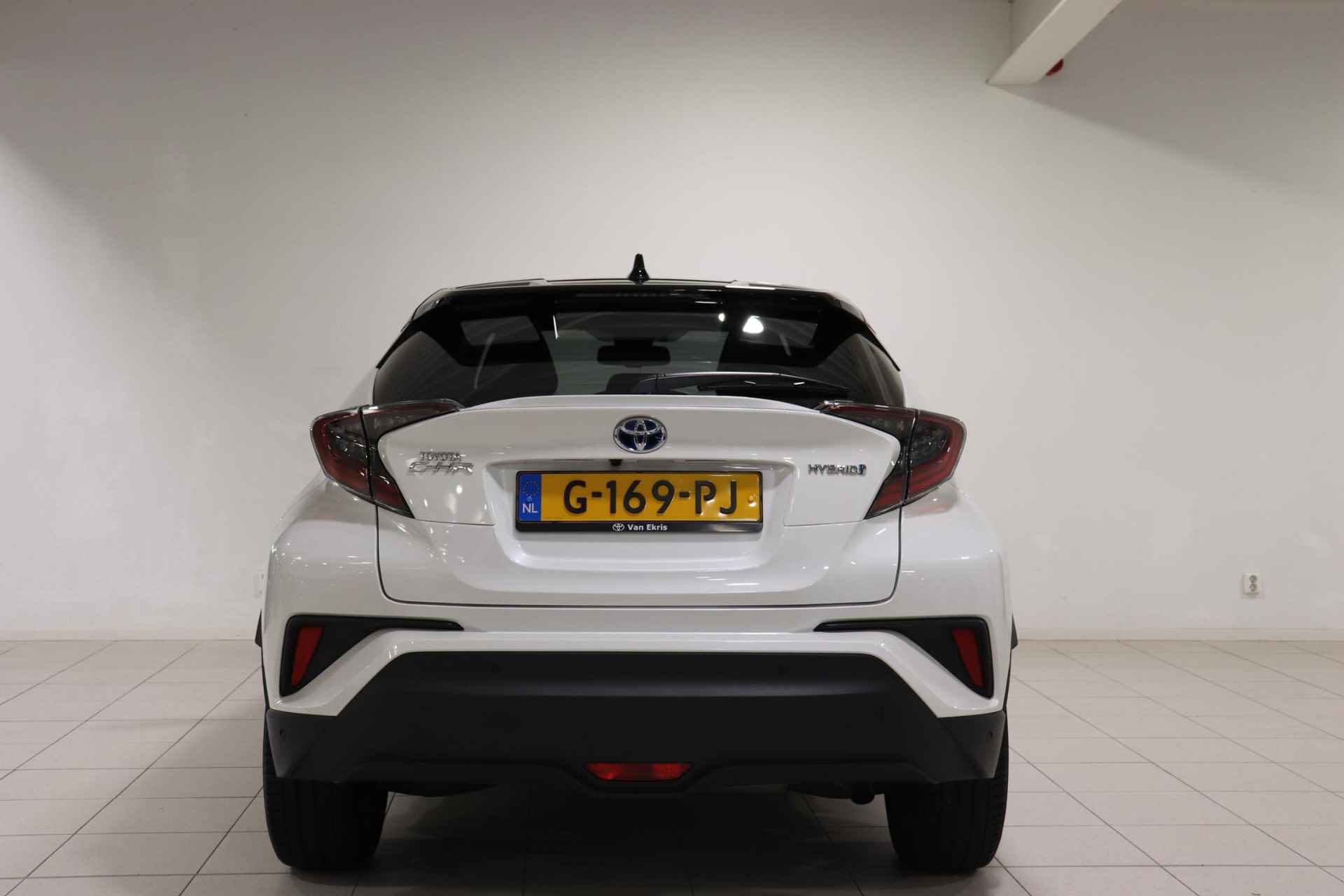 Toyota C-HR 1.8 Hybrid Style Ultimate BSM, JBL, Sensoren, Stuur & Stoel verwarming, Climate & Cruise control! - 4/41