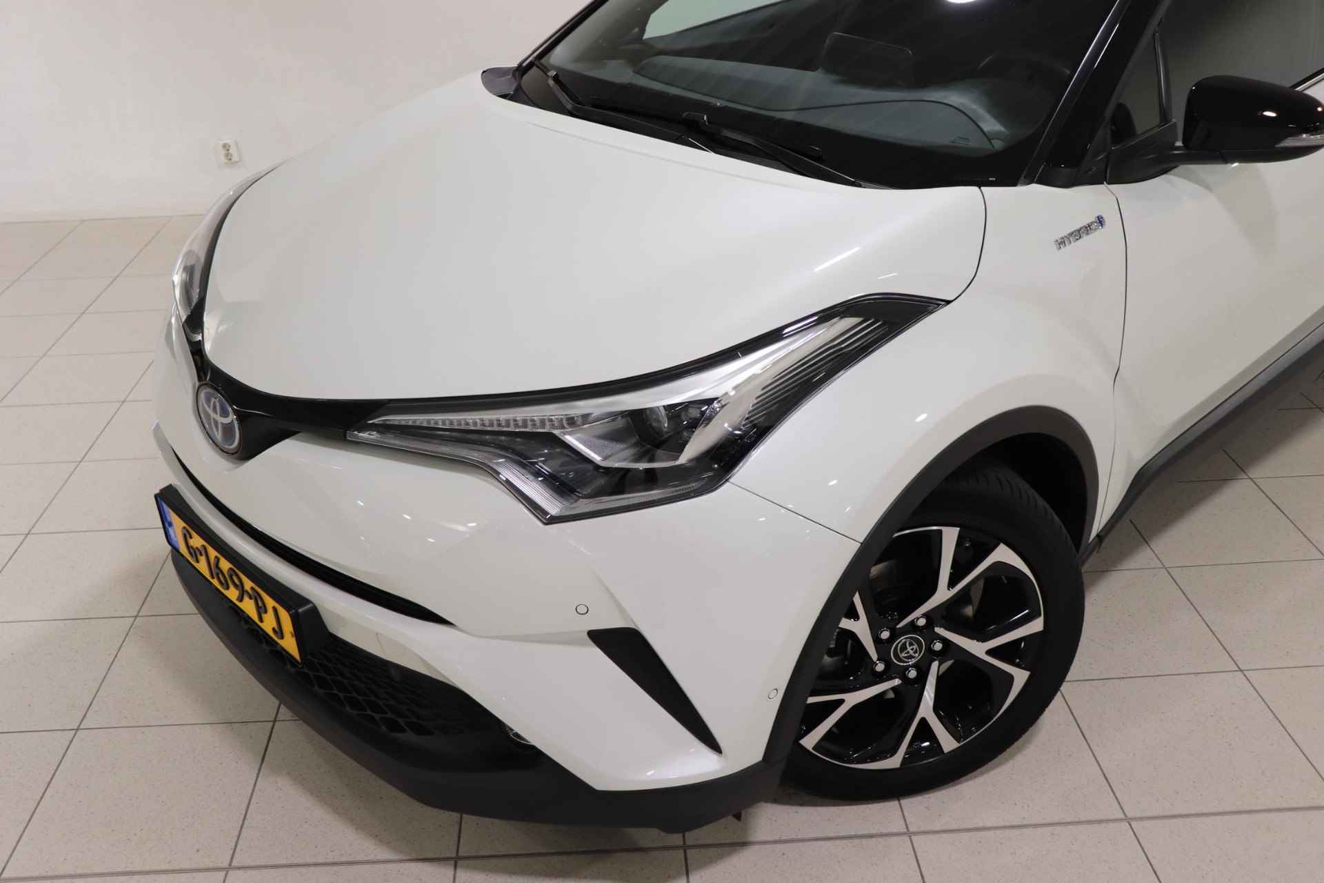 Toyota C-HR 1.8 Hybrid Style Ultimate BSM, JBL, Sensoren, Stuur & Stoel verwarming, Climate & Cruise control! - 20/41