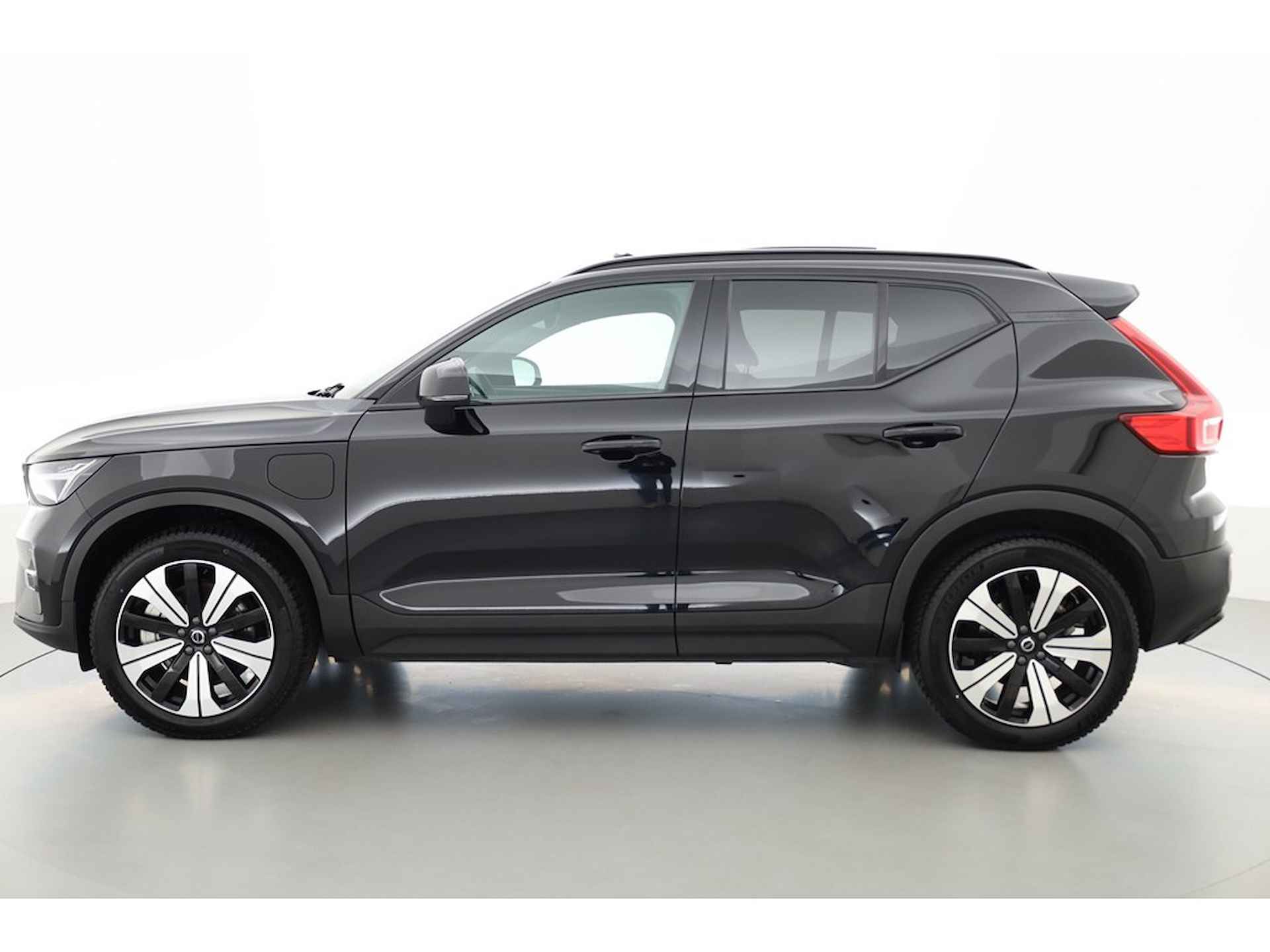 Volvo XC40 1.5 262PK T5 Recharge Plus Dark, Pano-dak, Trekhaak - 4/33