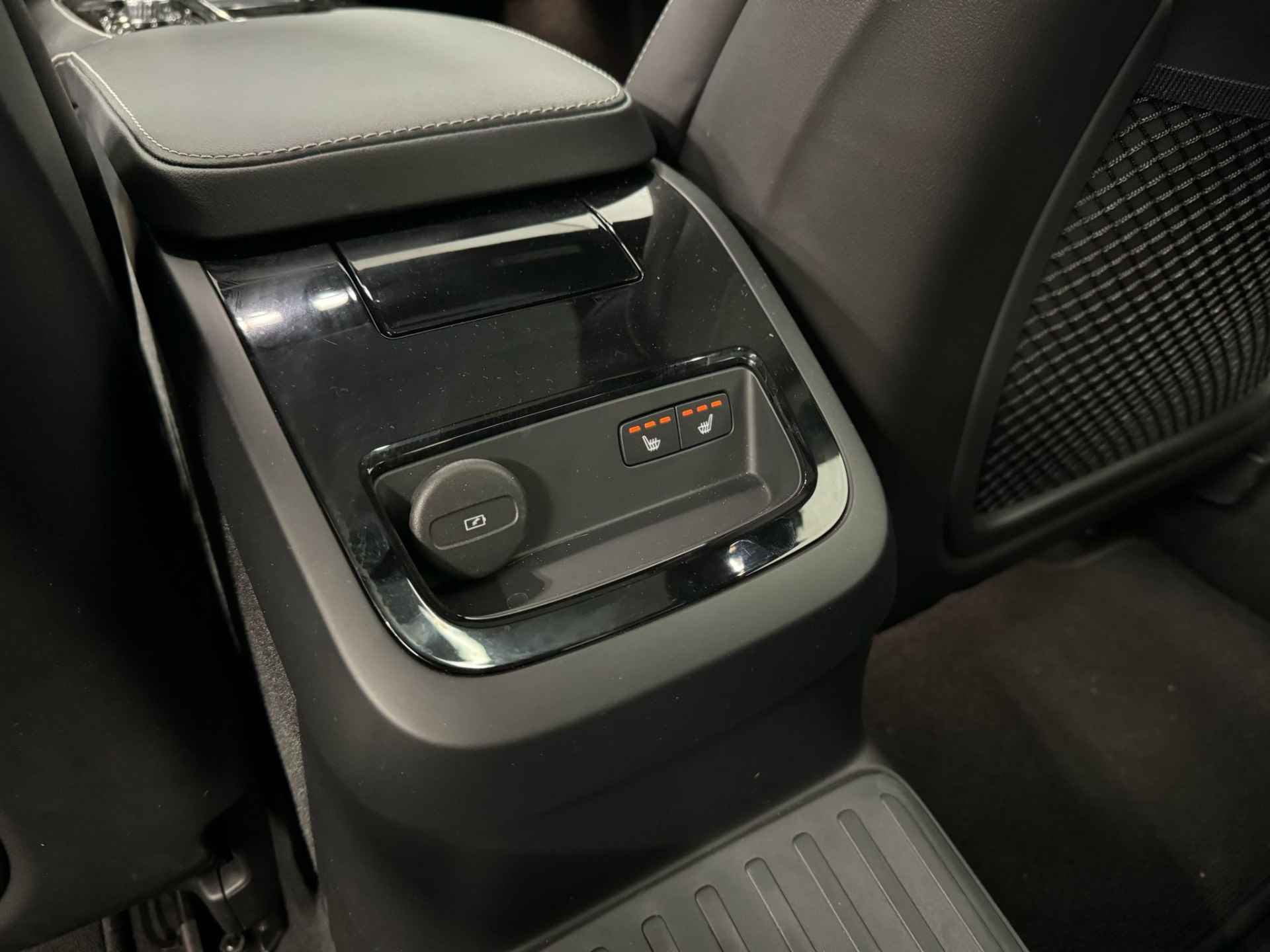 Volvo S60 Recharge T6 AWD Ultimate Dark | Heico Sportiv | Schuifdak | Harman/Kardon | Pilot Assist | Memory seat | 21" wielen | - 28/40