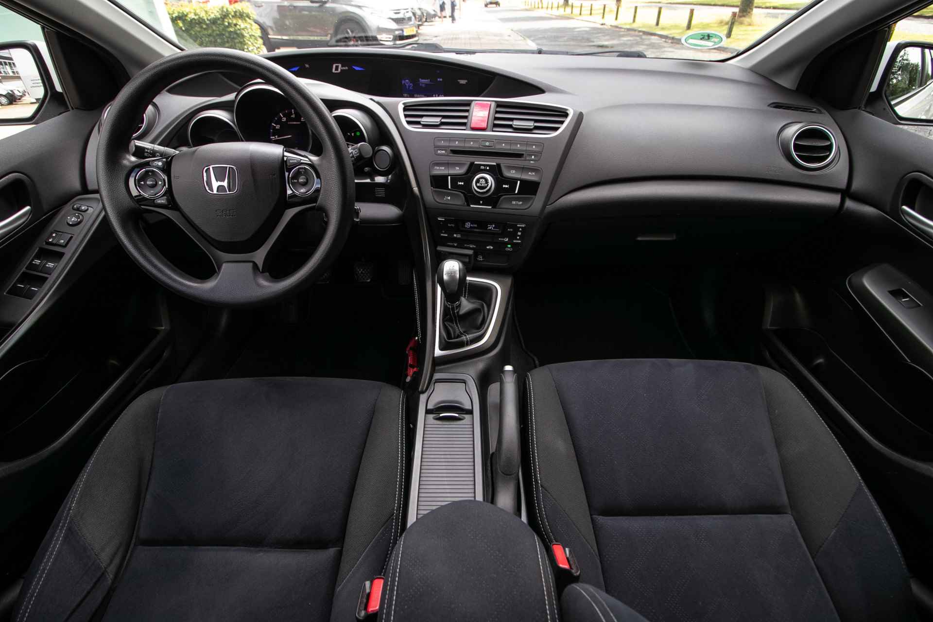 Honda Civic Tourer 1.8 Comfort -All-in rijklaarprijs | Trekhaak | Dealer onderhouden | 12 mnd Bovag - 11/35