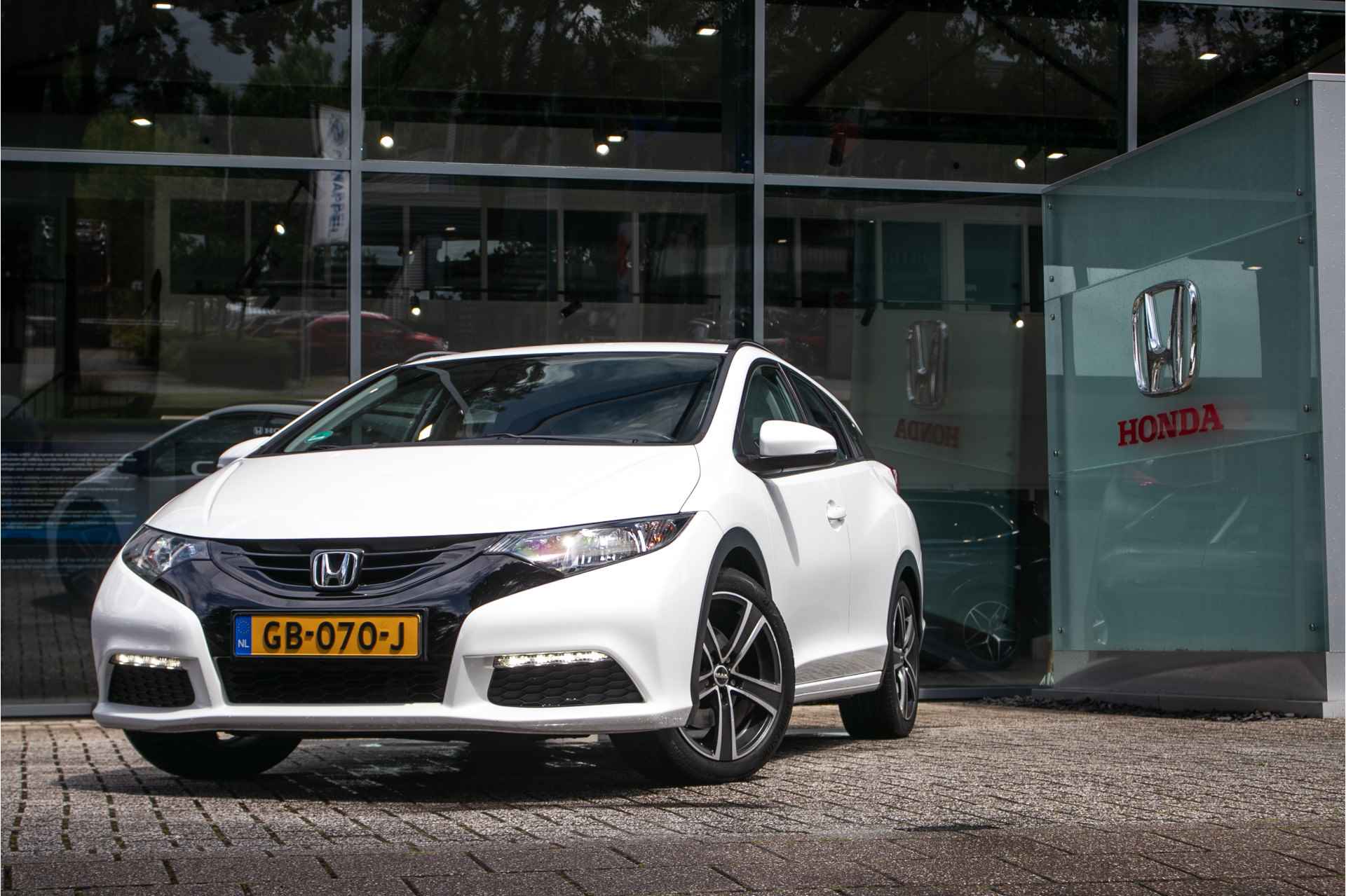 Honda Civic Tourer 1.8 Comfort -All-in rijklaarprijs | Trekhaak | Dealer onderhouden | 12 mnd Bovag - 13/35