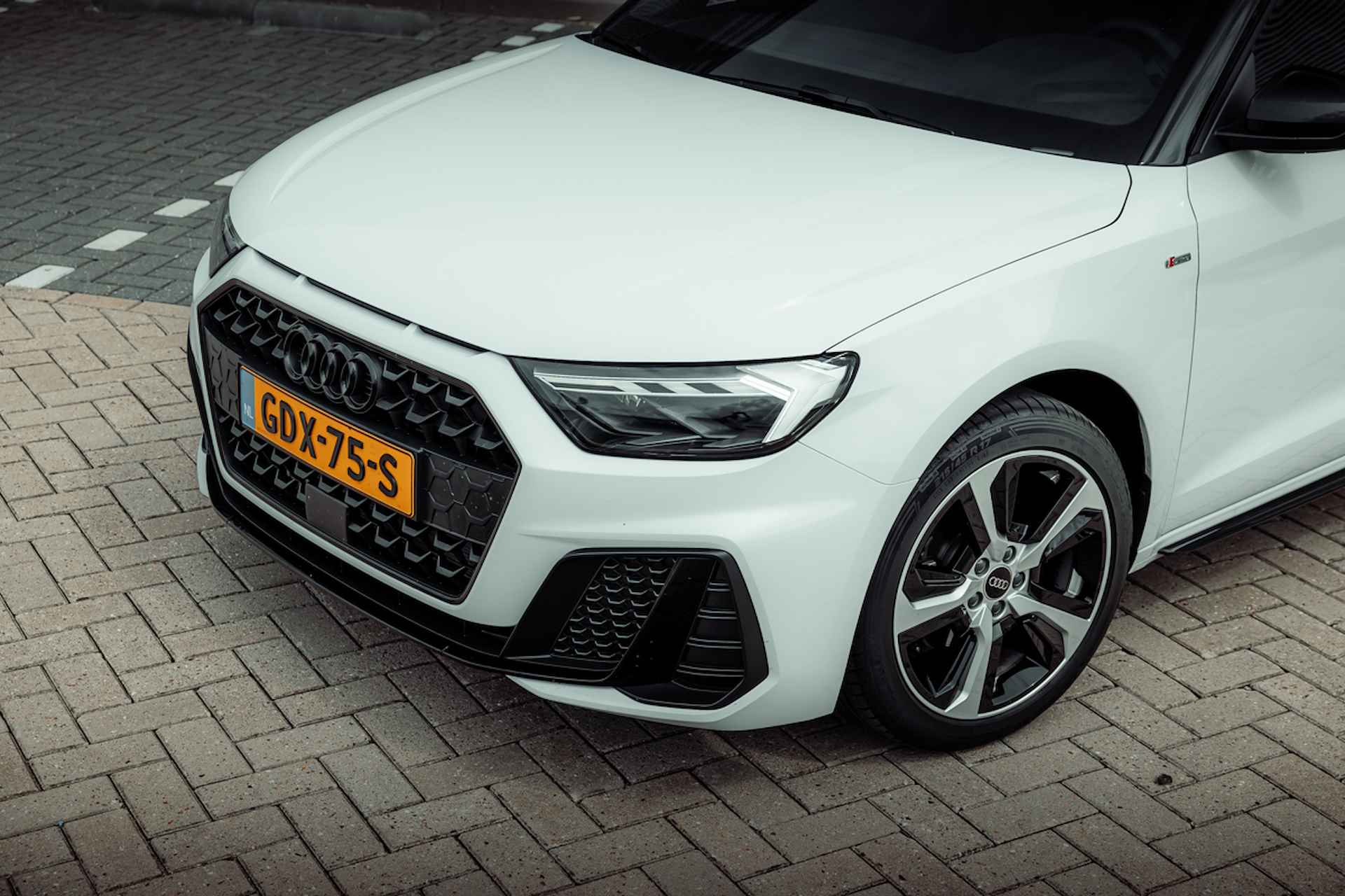 Audi A1 Sportback 30 TFSI 110pk s-tronic S edition | Climate control | Stoelverwarming | Optiek zwart plus | Privacy glass | Afgevlakt sportstuur - 9/29