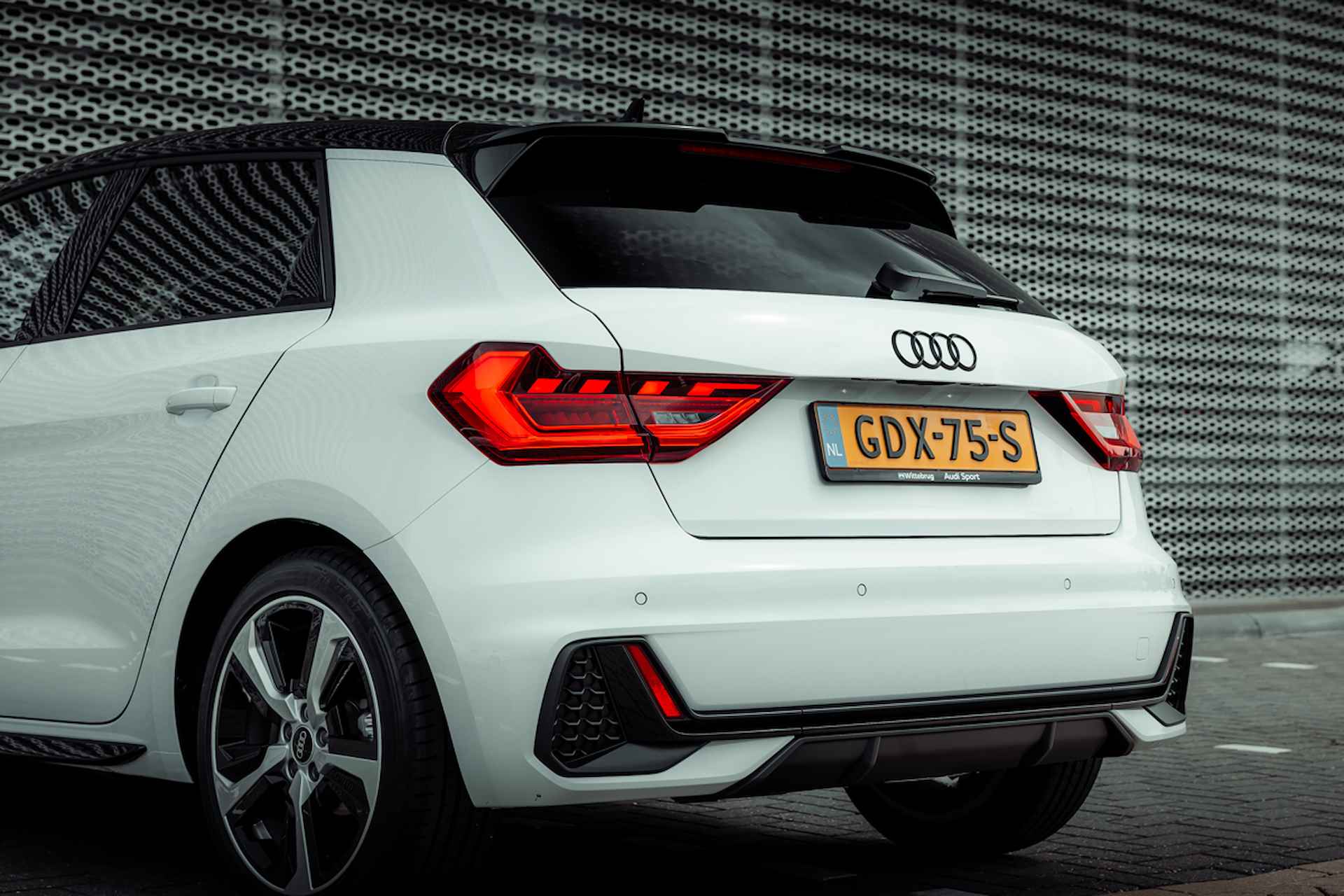 Audi A1 Sportback 30 TFSI 110pk s-tronic S edition | Climate control | Stoelverwarming | Optiek zwart plus | Privacy glass | Afgevlakt sportstuur - 14/29