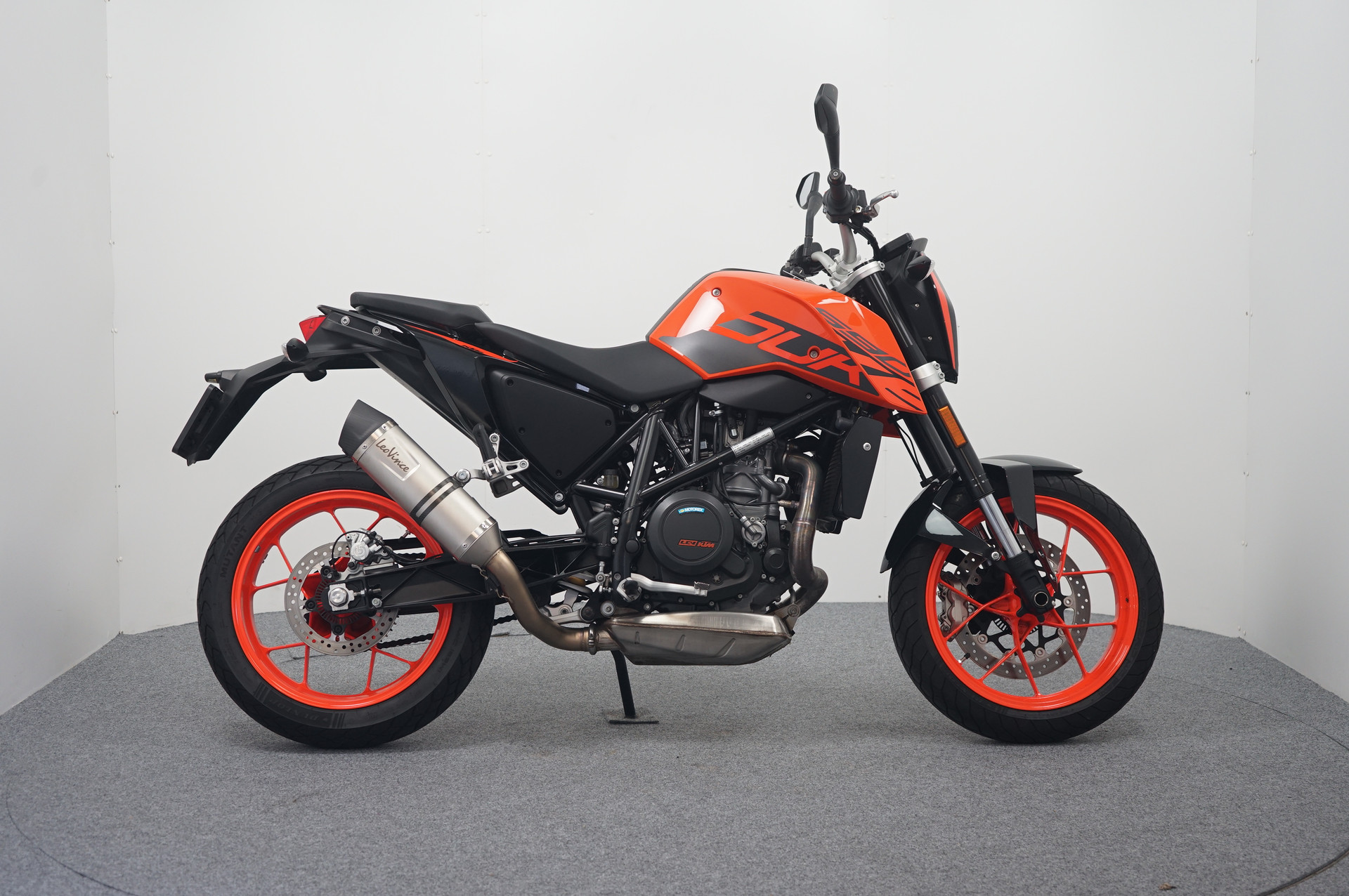 KTM Duke 690