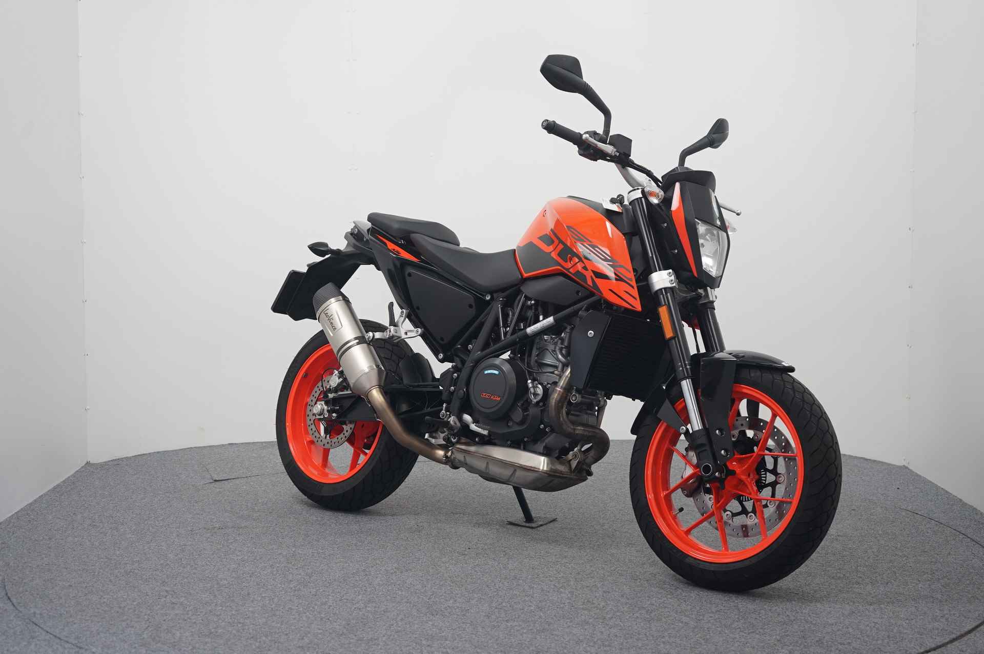 KTM Duke 690 - 2/15