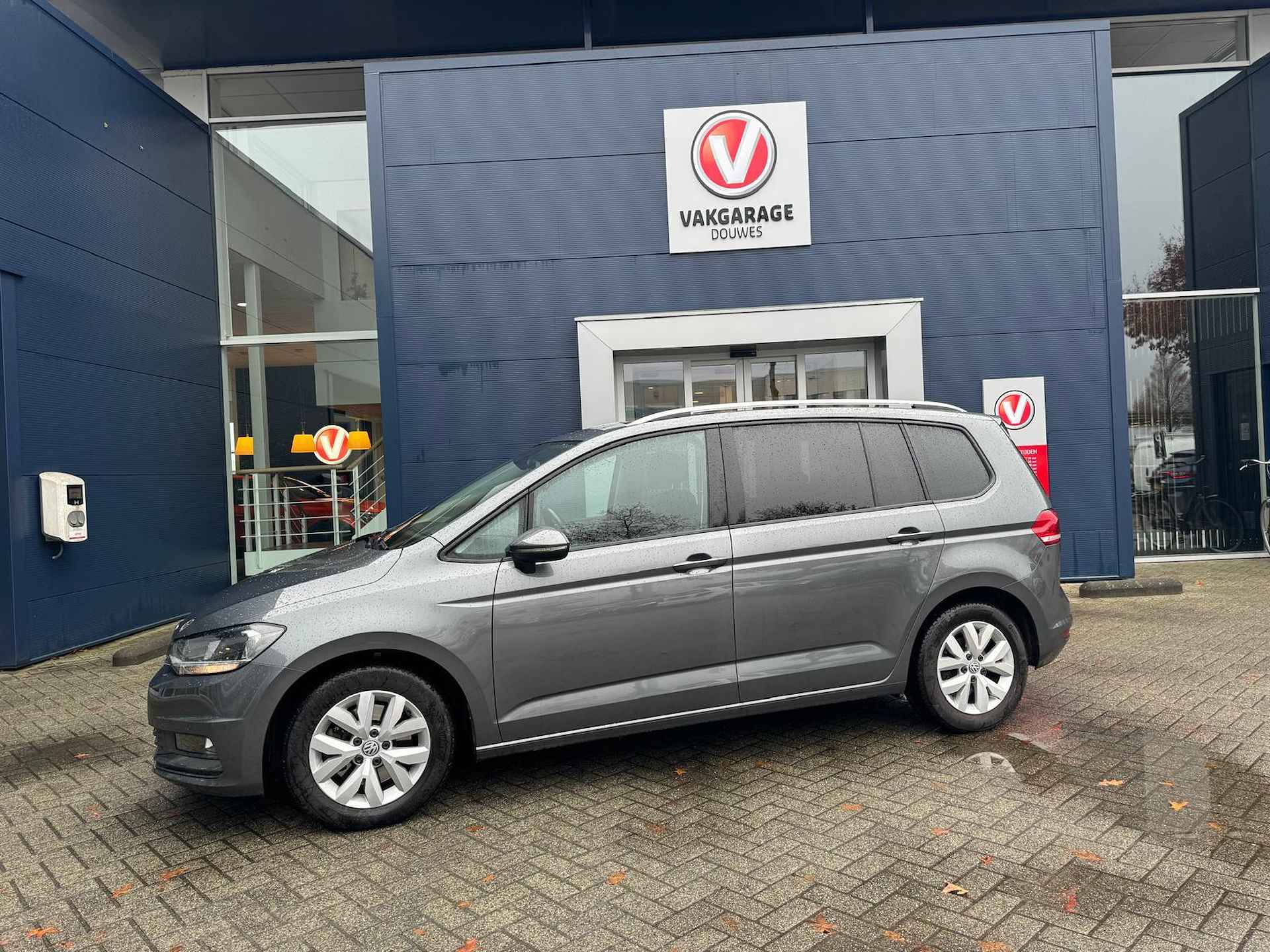 Volkswagen Touran TSI Comfortline Business 7Persoons|Luxe|Camera|Massage| - 2/12