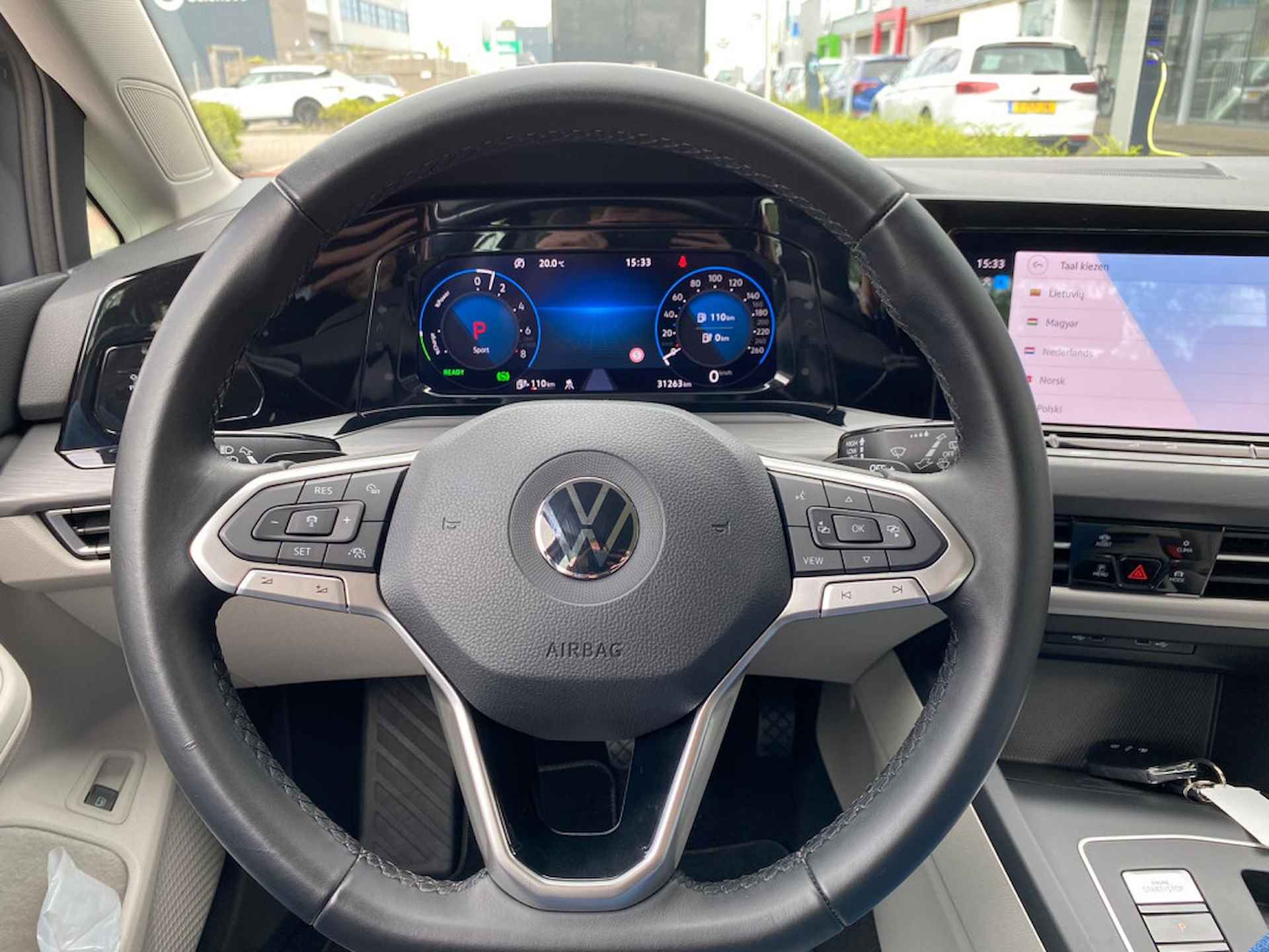 Volkswagen Golf 1.4 eHybrid 204pk DSG Style / Virtual Cockpit / Navi / 16" LMV / Memory Seat Bestuurder / NVW - 14/31