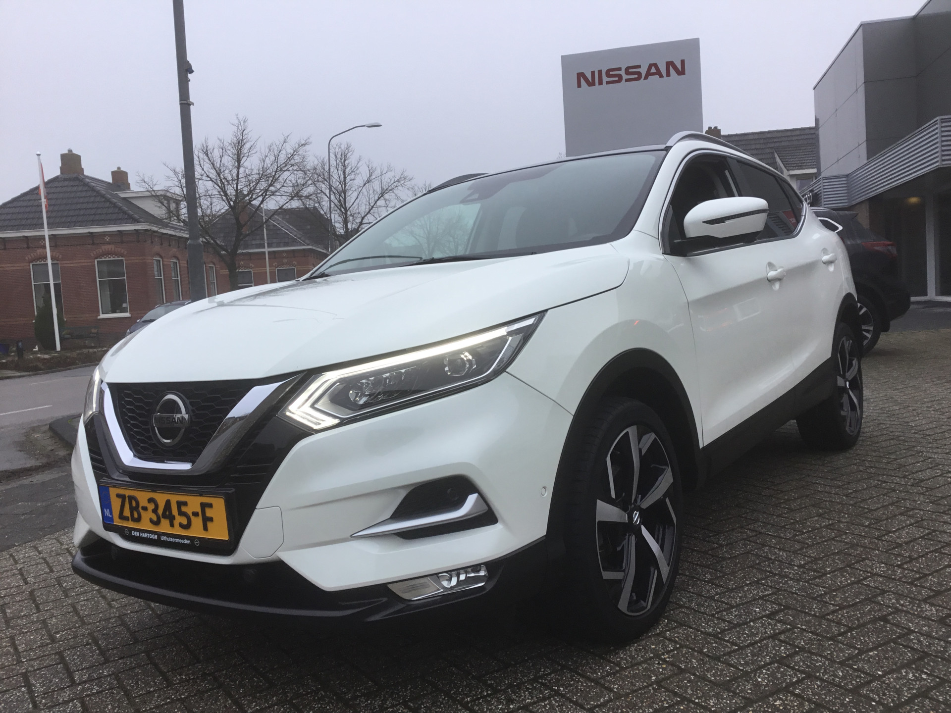 Nissan QASHQAI 1.2 DIG-T 115 Tekna+Panodak