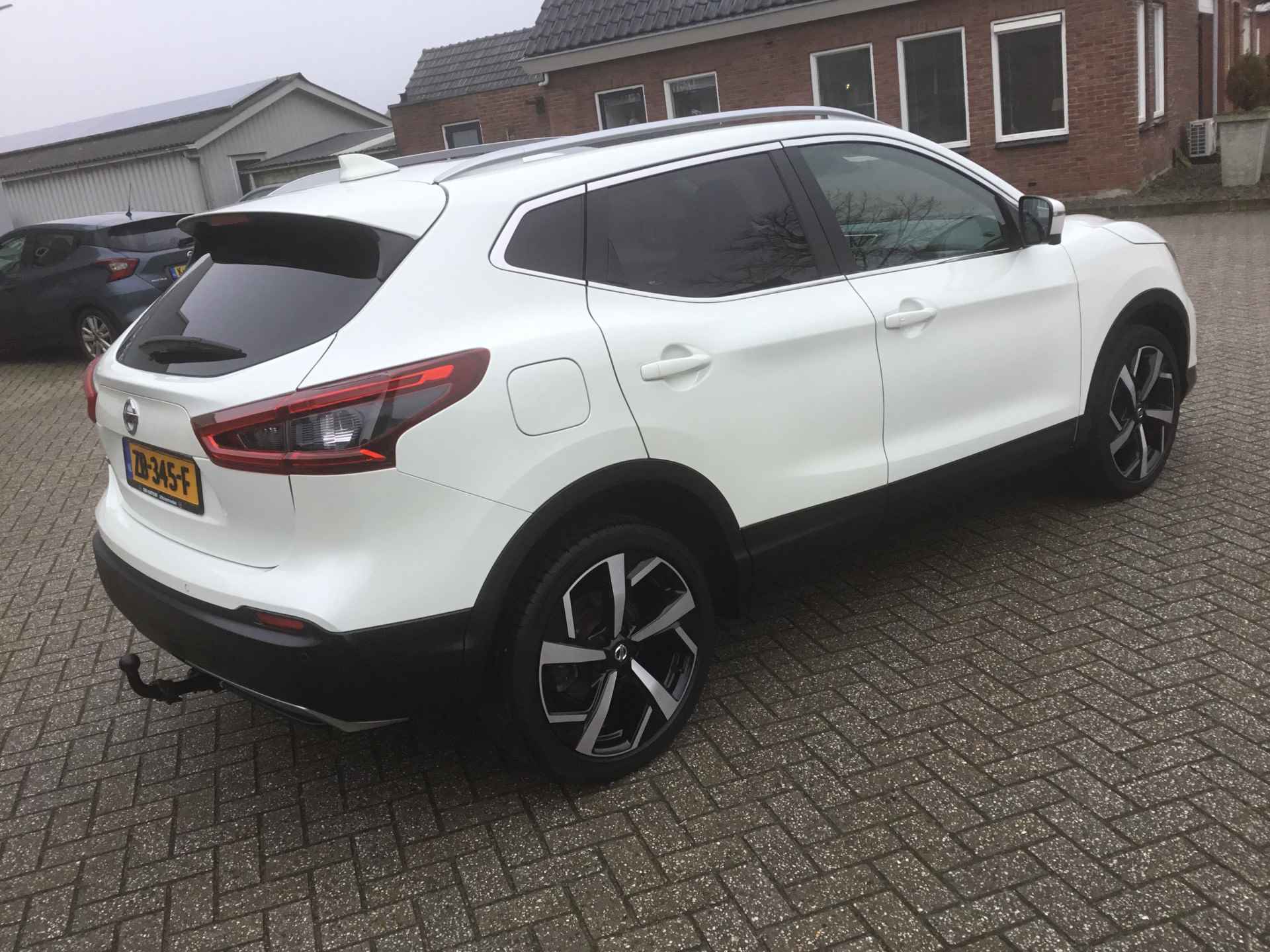 Nissan QASHQAI 1.2 DIG-T 115 Tekna+Panodak - 4/34