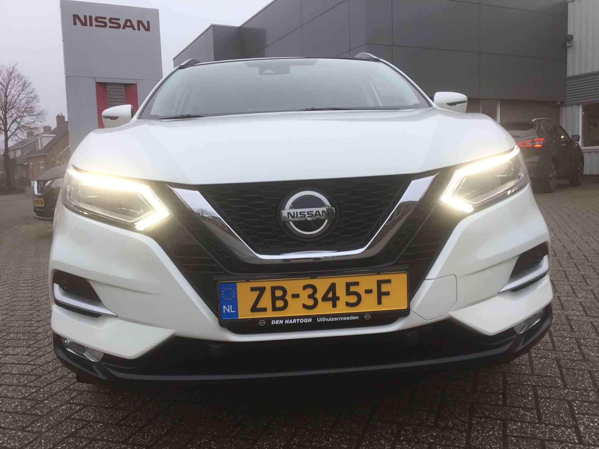 Nissan QASHQAI 1.2 DIG-T 115 Tekna+Panodak - 26/34