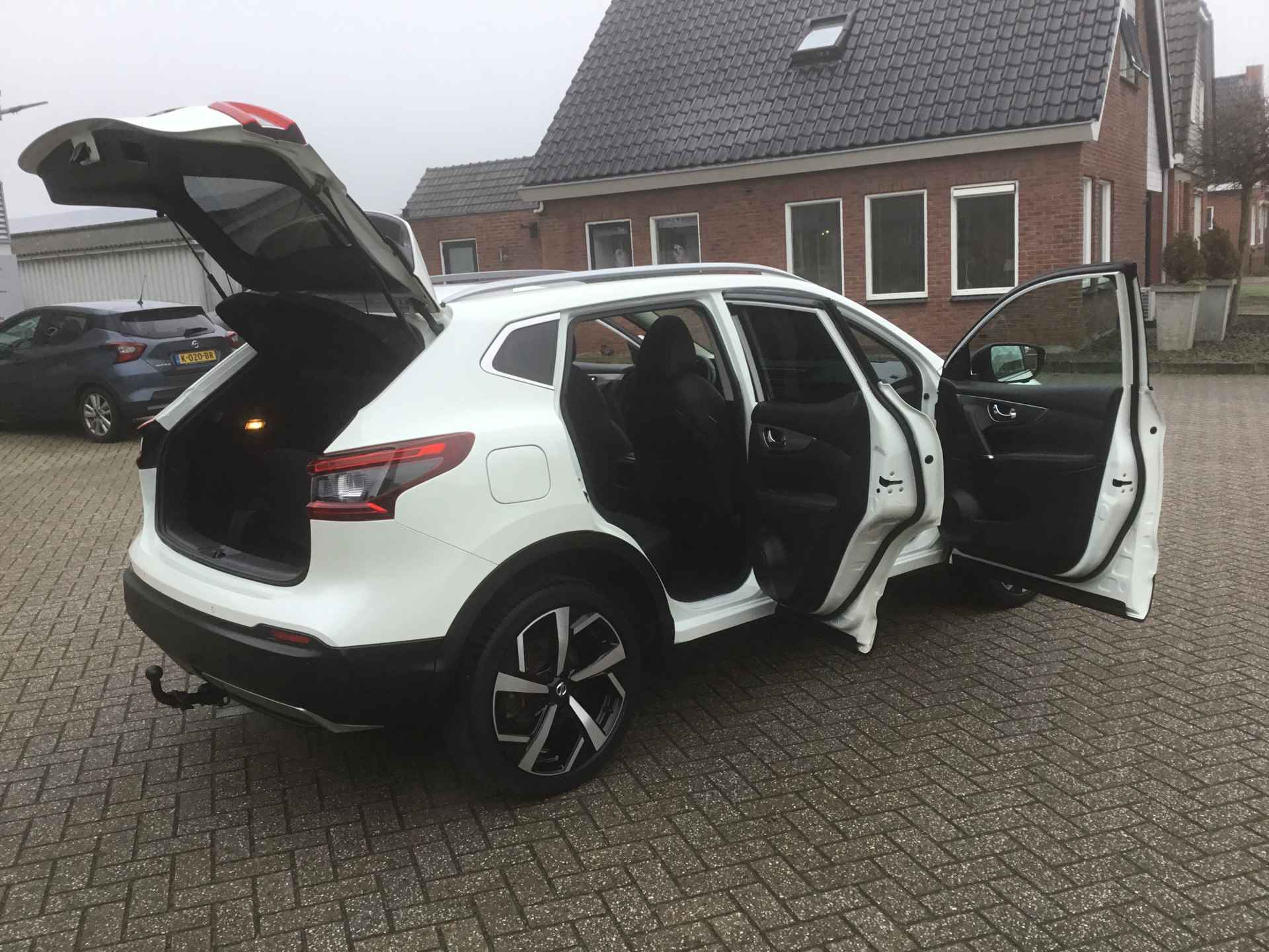 Nissan QASHQAI 1.2 DIG-T 115 Tekna+Panodak - 30/34