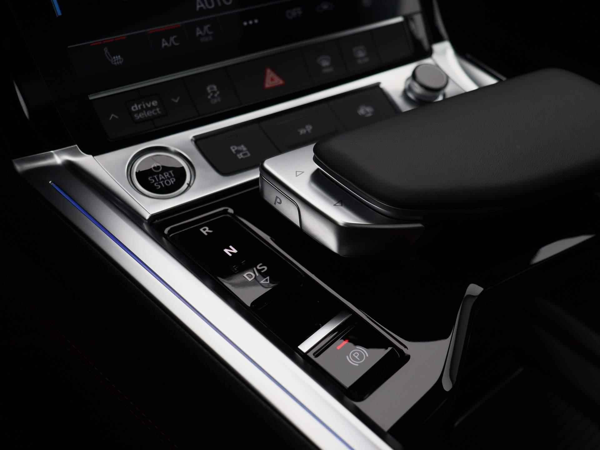 Audi Q8 Sportback e-tron 55 quattro S Edition 115 kWh | Automaat | Navigatie | 360 Camera | Panoramadak | Cruise Control | Head-up Display | Stoelverwarming | Lichtmetalen velgen | Climate Control | Bang & Olufsen 3D | - 21/54