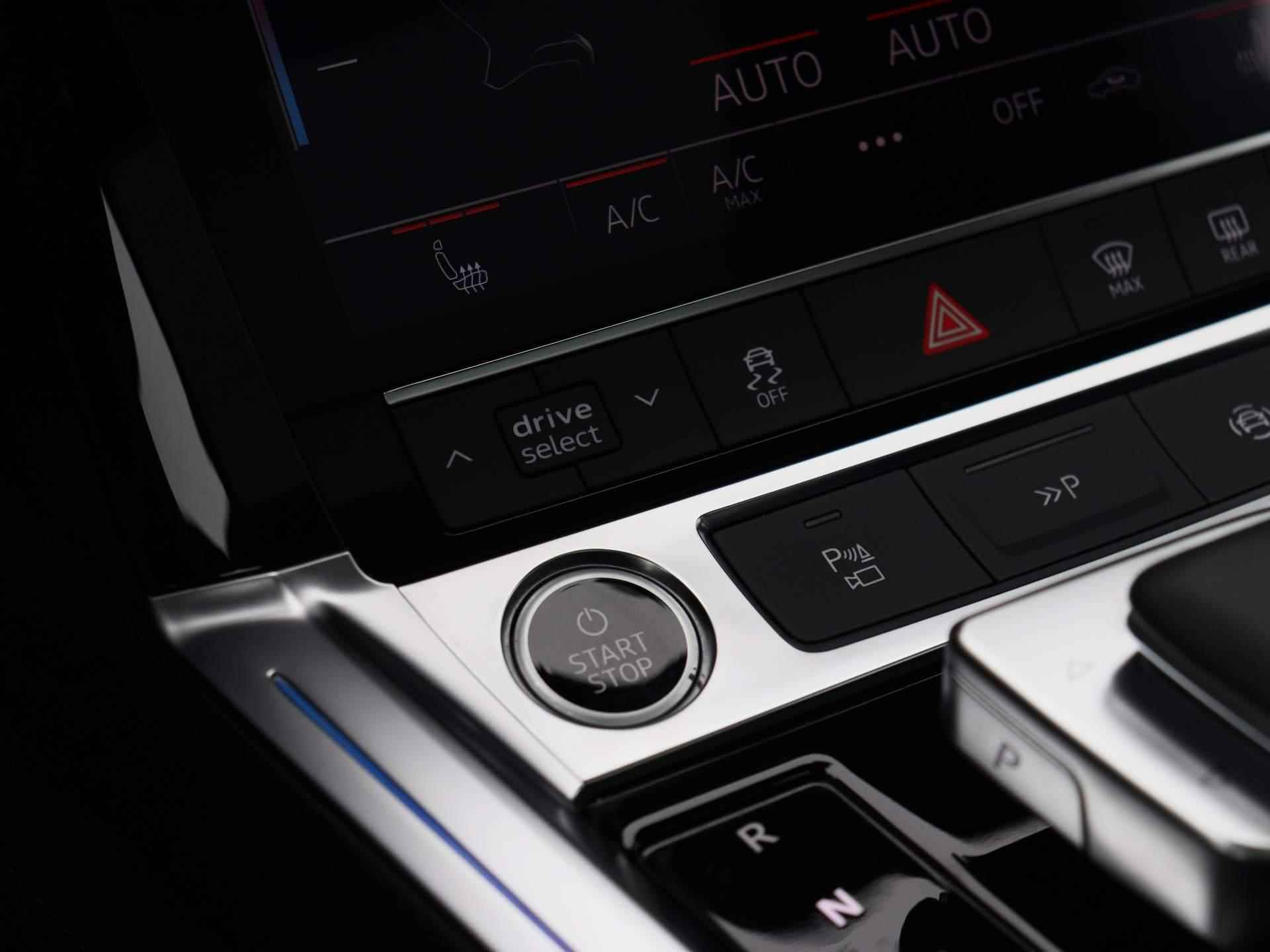 Audi Q8 Sportback e-tron 55 quattro S Edition 115 kWh | Automaat | Navigatie | 360 Camera | Panoramadak | Cruise Control | Head-up Display | Stoelverwarming | Lichtmetalen velgen | Climate Control | Bang & Olufsen 3D | - 22/54