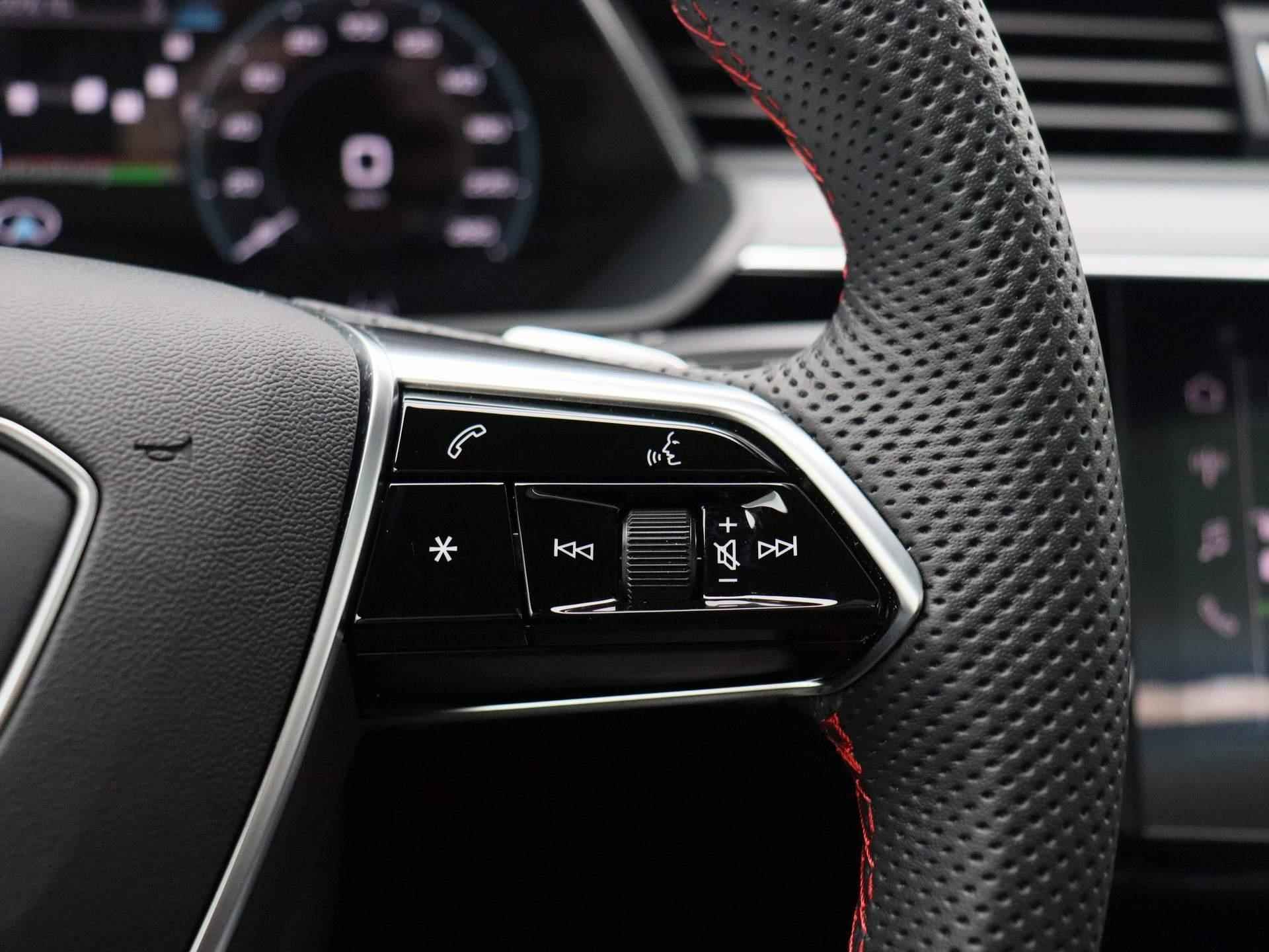 Audi Q8 Sportback e-tron 55 quattro S Edition 115 kWh | Automaat | Navigatie | 360 Camera | Panoramadak | Cruise Control | Head-up Display | Stoelverwarming | Lichtmetalen velgen | Climate Control | Bang & Olufsen 3D | - 25/54