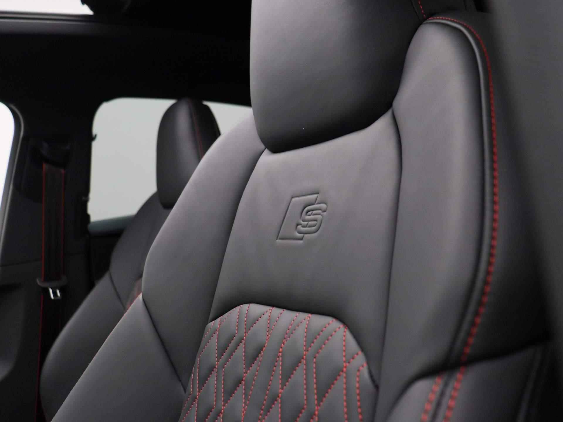 Audi Q8 Sportback e-tron 55 quattro S Edition 115 kWh | Automaat | Navigatie | 360 Camera | Panoramadak | Cruise Control | Head-up Display | Stoelverwarming | Lichtmetalen velgen | Climate Control | Bang & Olufsen 3D | - 43/54