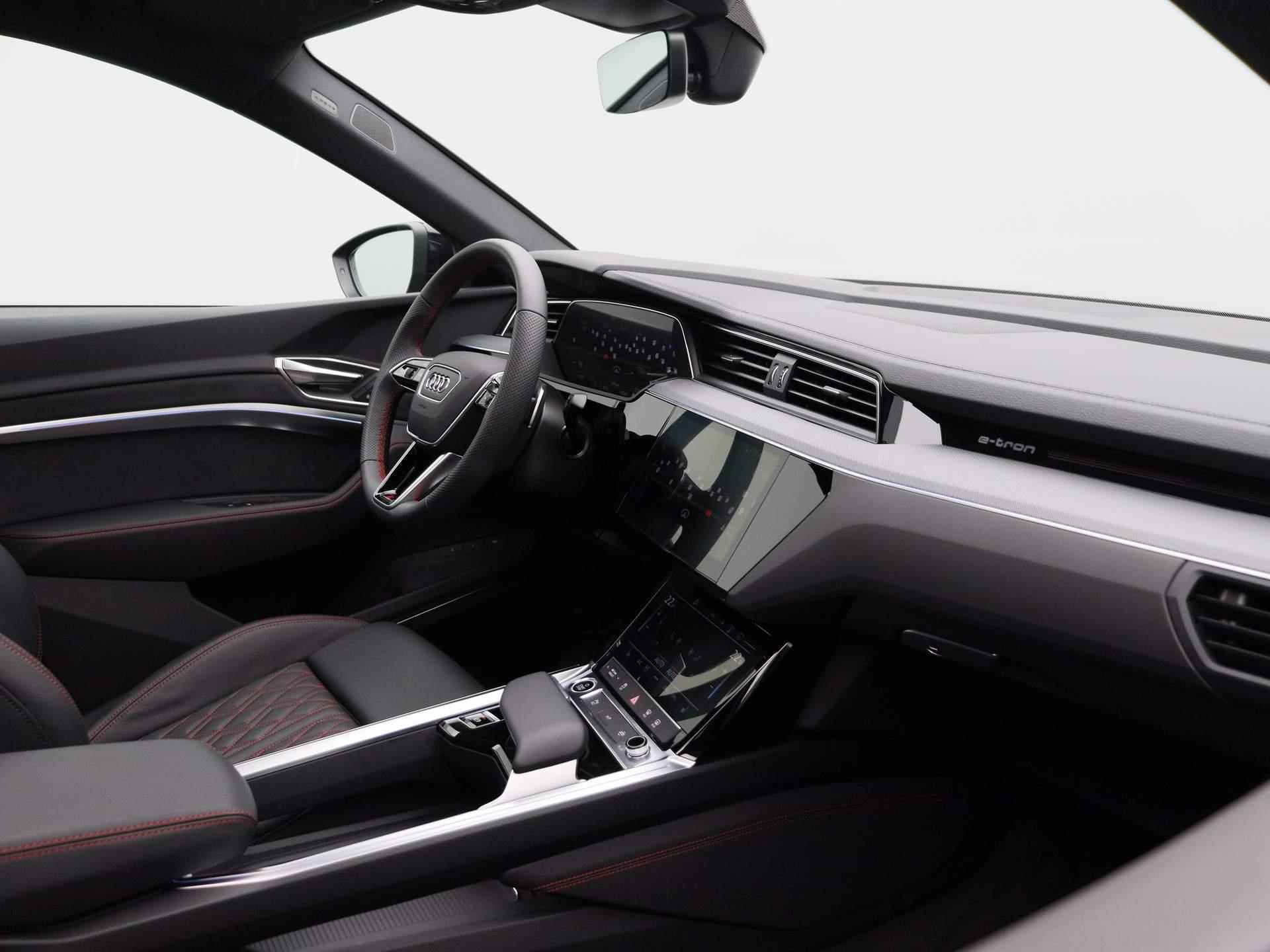 Audi Q8 Sportback e-tron 55 quattro S Edition 115 kWh | Automaat | Navigatie | 360 Camera | Panoramadak | Cruise Control | Head-up Display | Stoelverwarming | Lichtmetalen velgen | Climate Control | Bang & Olufsen 3D | - 46/54