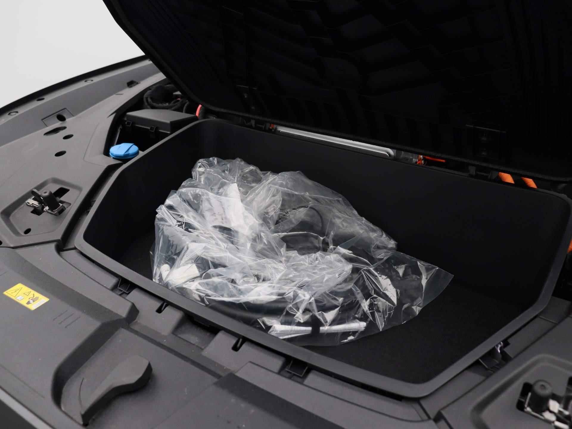 Audi Q8 Sportback e-tron 55 quattro S Edition 115 kWh | Automaat | Navigatie | 360 Camera | Panoramadak | Cruise Control | Head-up Display | Stoelverwarming | Lichtmetalen velgen | Climate Control | Bang & Olufsen 3D | - 51/54